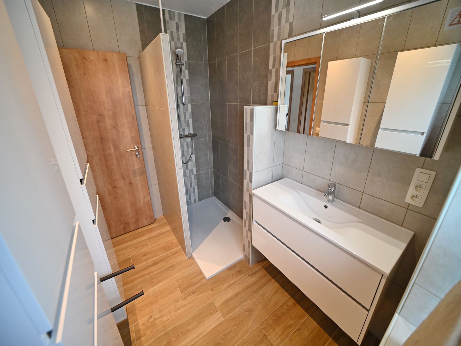 4-persoons vakantiehuis met mezzanine aan de Ourthe in Monville - foto 14