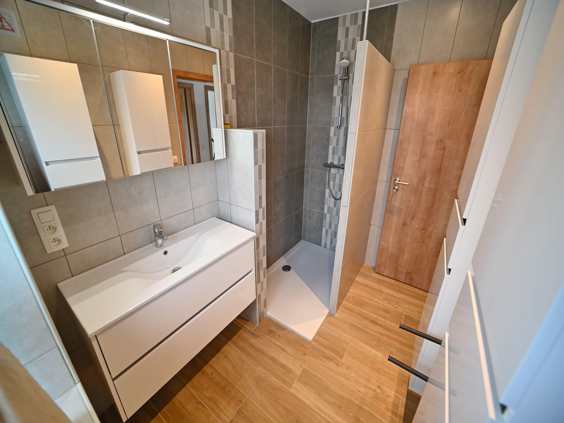 4-persoons vakantiehuis met mezzanine aan de Ourthe in Monville - foto 30