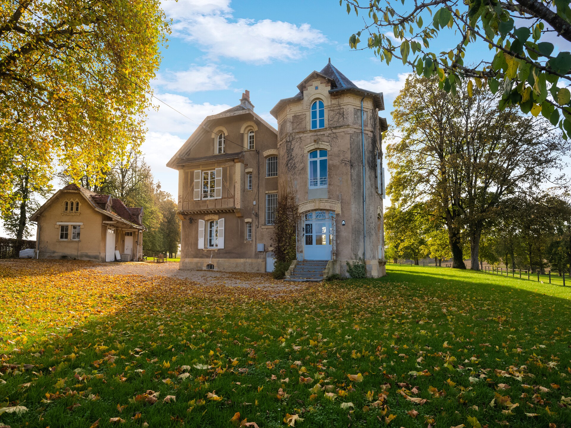 Villa La Belle: 20-persoons villa met paardenstal nabij Lac de Douzy - foto 1