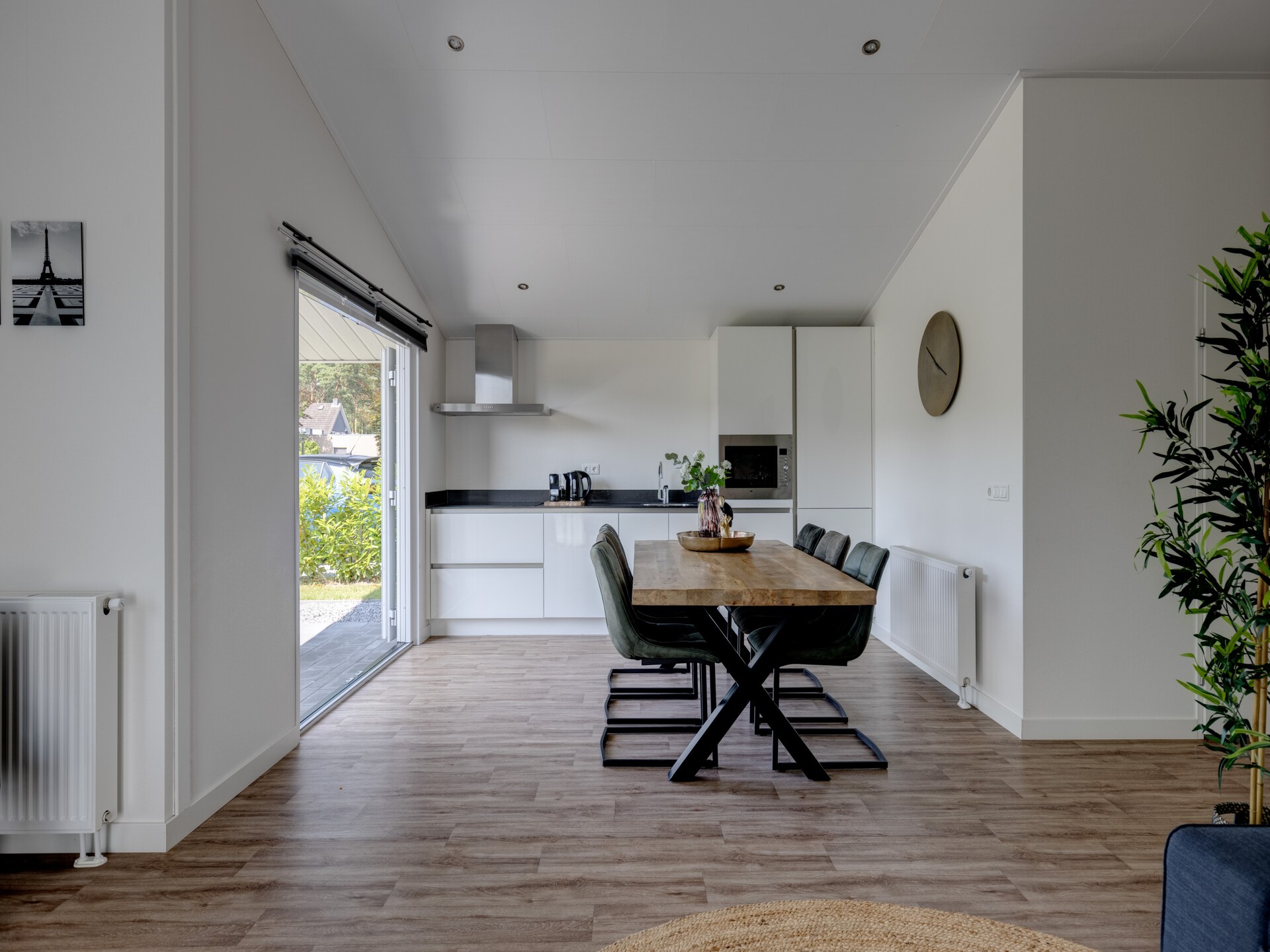 Vrijstaand chalet aan vijver in Veldhoven – 6 pers., natuur & comfort - foto 2