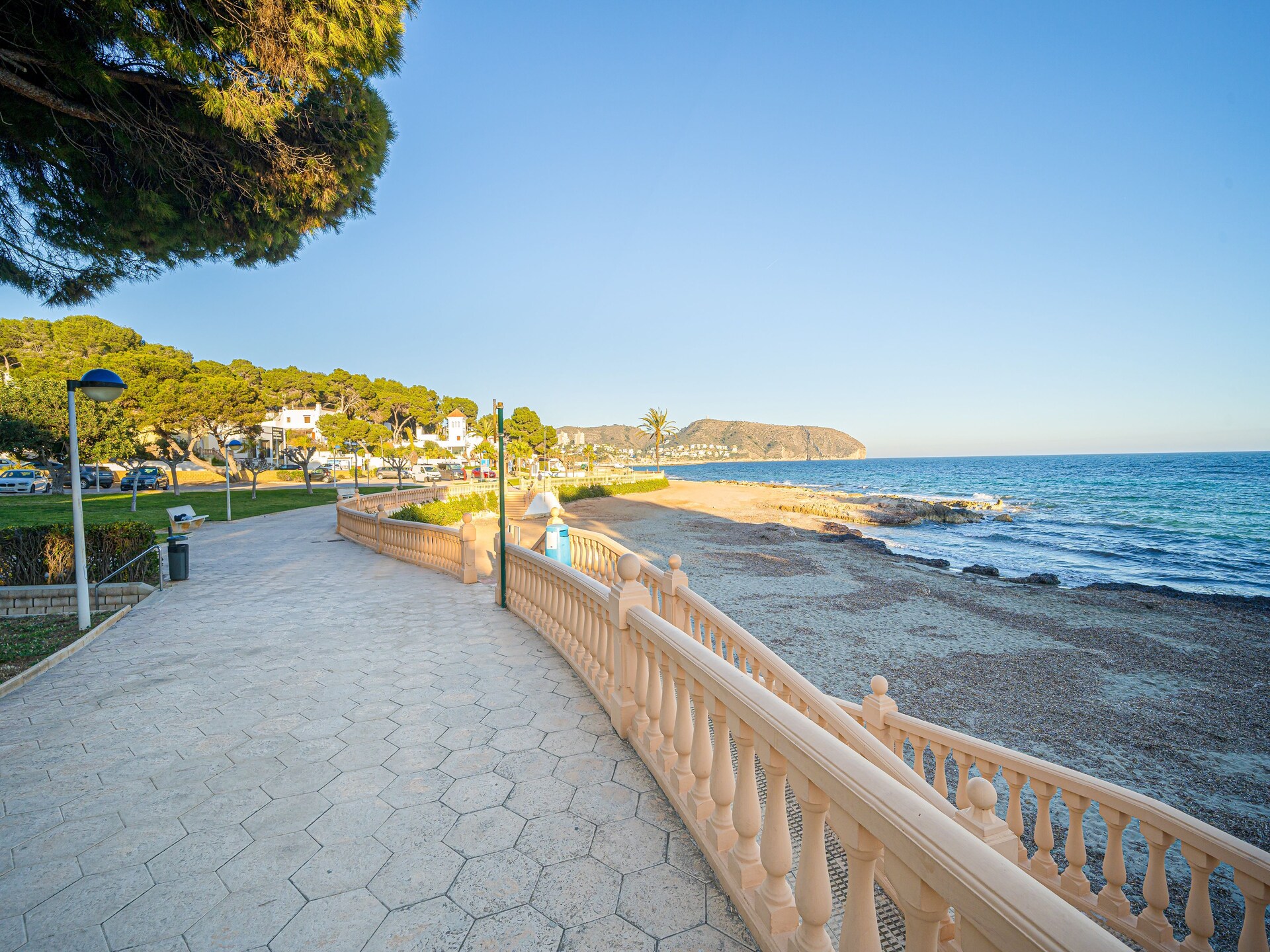 Gelijkvloers appartement aan de golfbaan in Moraira, 100m van het strand - foto 40