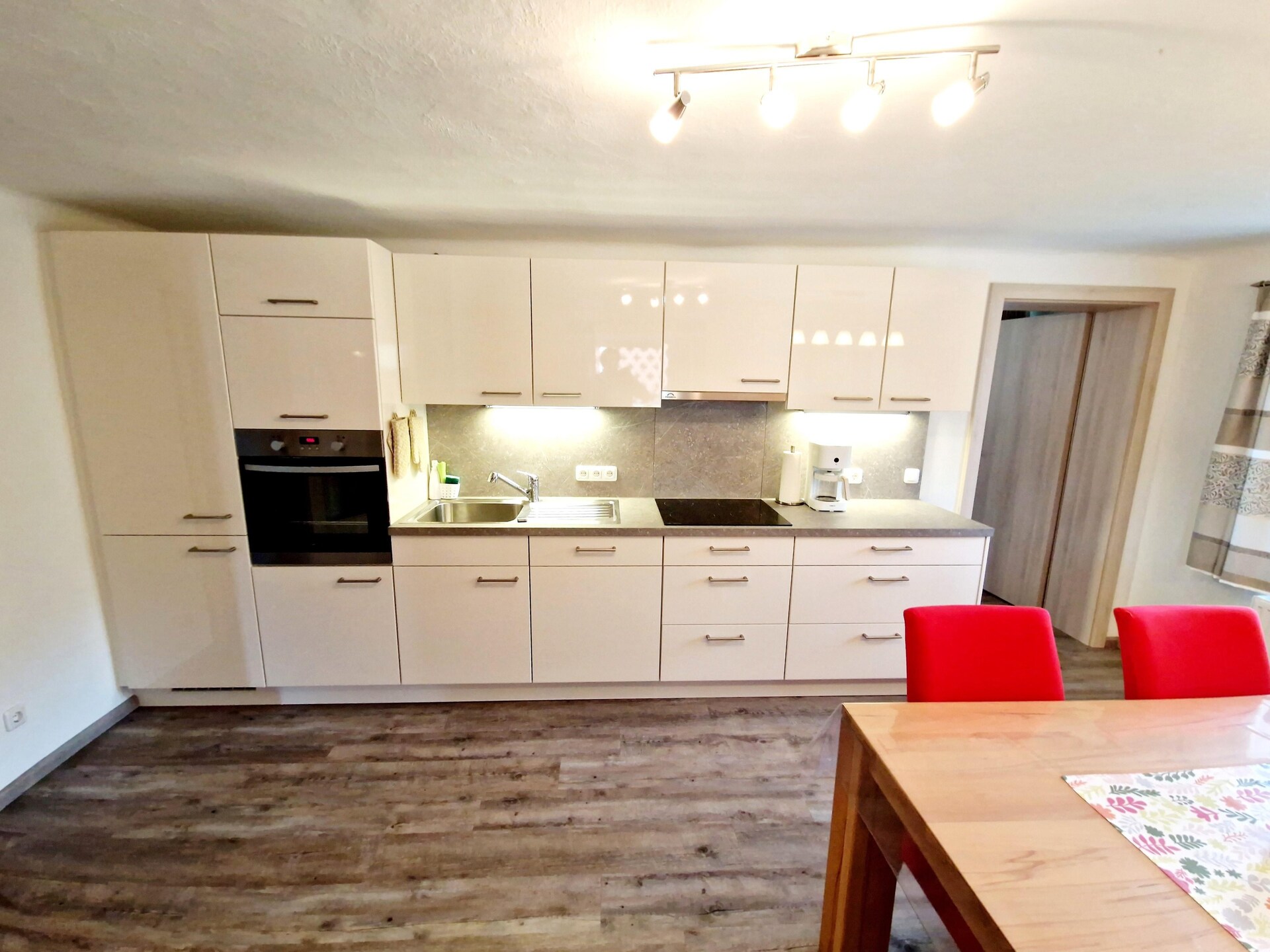 Rustiek appartement in Köttmannsdorf met bergzicht en gedeeld terras - foto 11