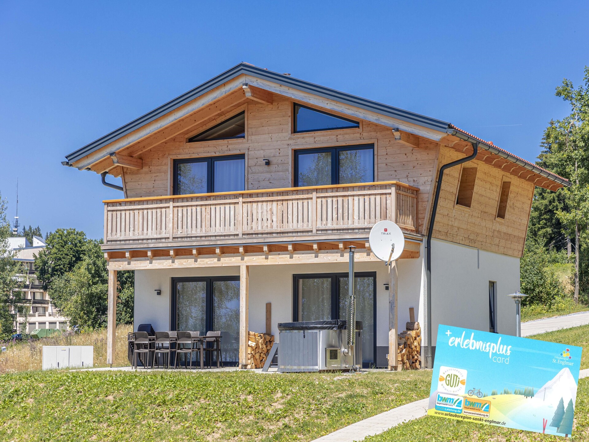 Modern chalet met privé-jacuzzi en sauna aan de golfbaan in St. Englmar - foto 2