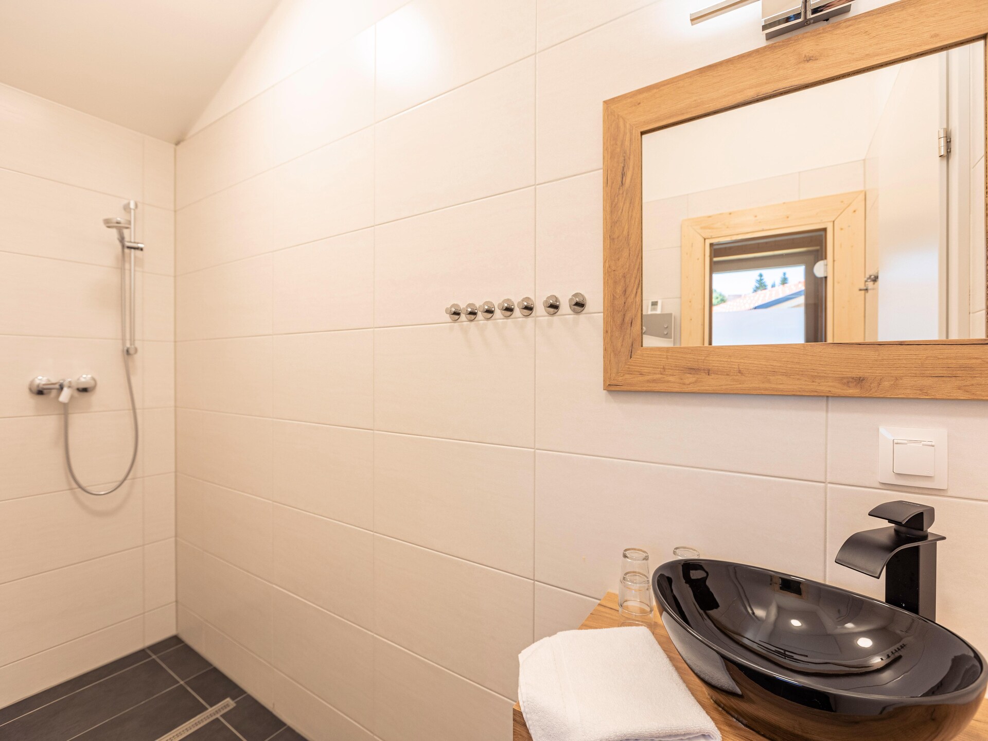 Ruim chalet voor 8 met privésauna en jacuzzi aan de golfbaan in St. Englmar - foto 27