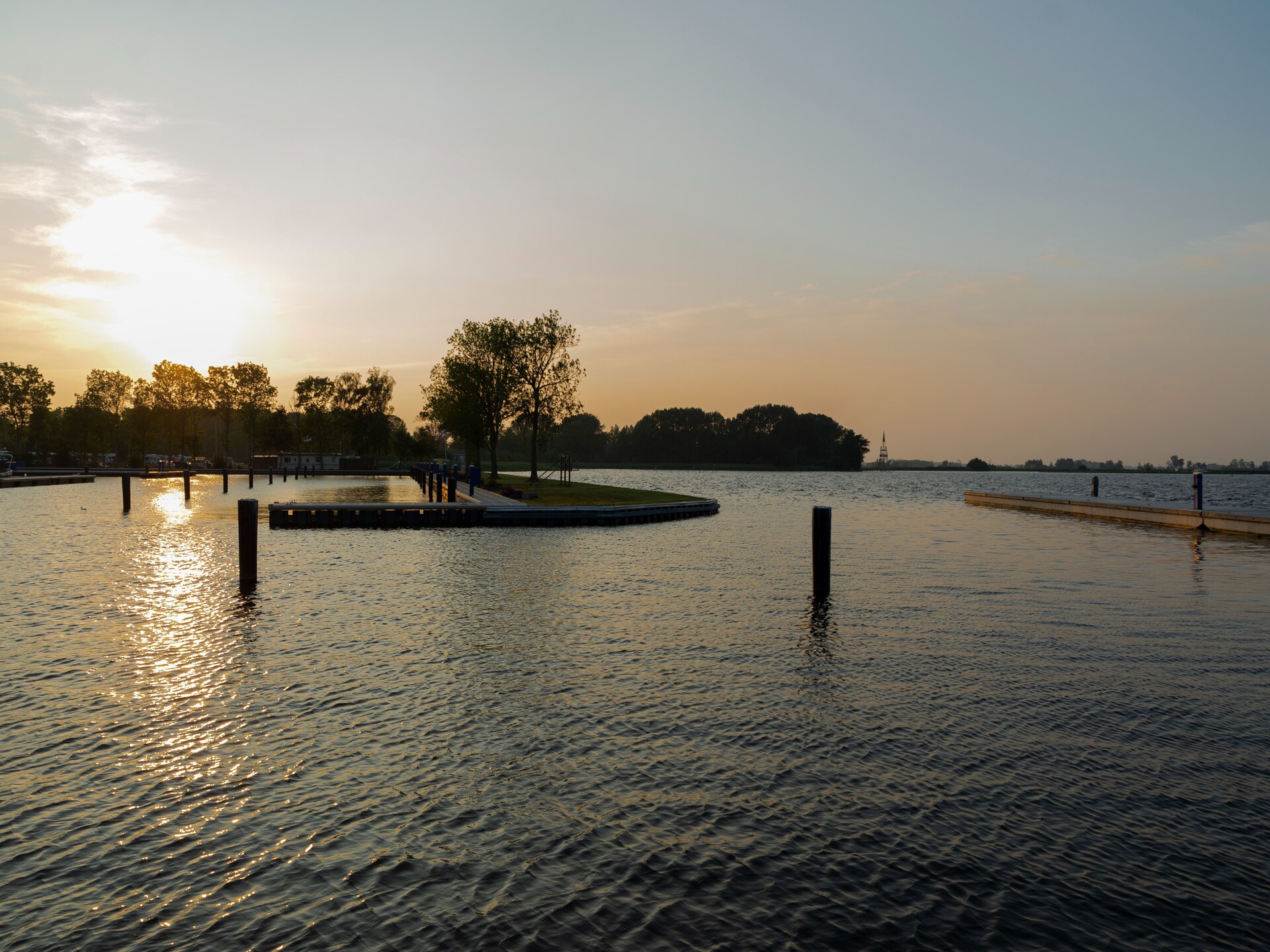 Woonboot Agua Dolce: luxe verblijf met tuin aan het Sneekermeer - foto 34