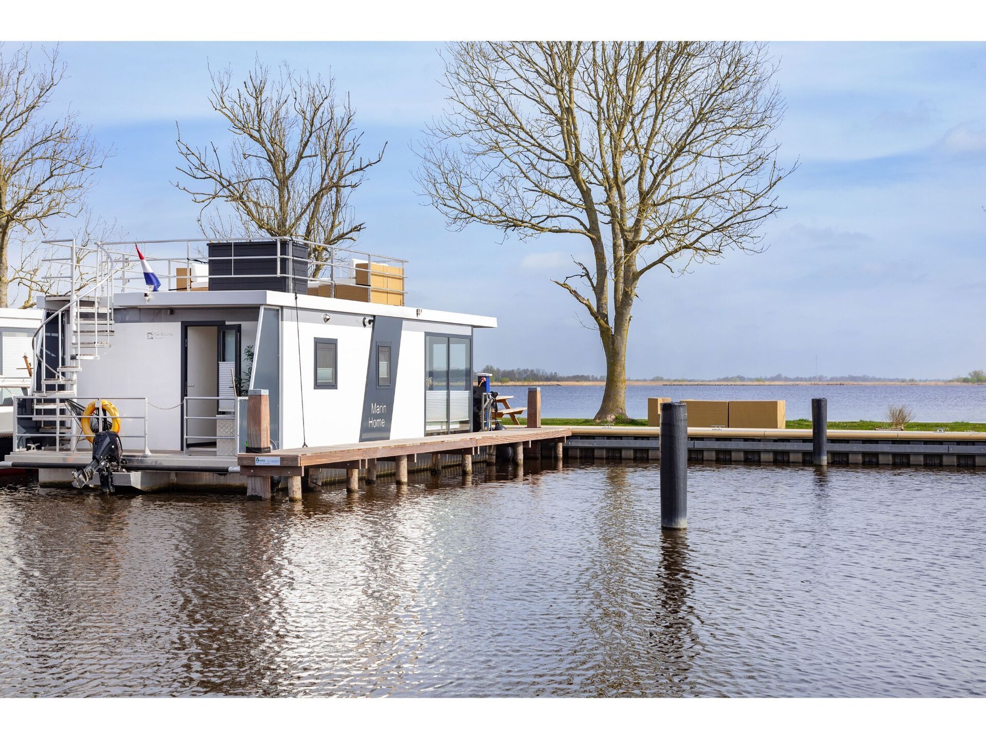 Woonboot Agua Dolce: luxe verblijf met tuin aan het Sneekermeer - foto 22