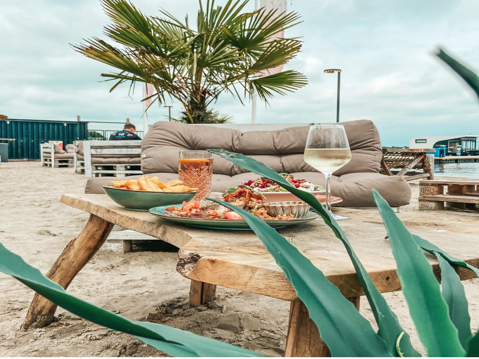 Woonboot Agua Dolce: luxe verblijf met tuin aan het Sneekermeer - foto 26
