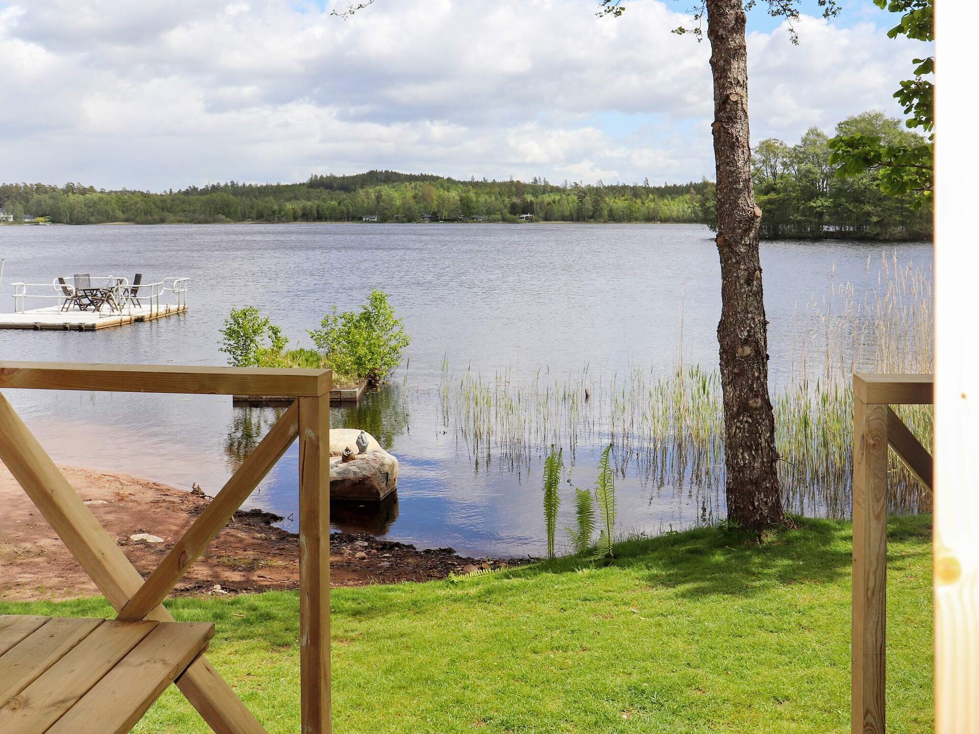 In het centrum van Unnaryd: ruim vakantiehuis aan het meer voor 14 personen - foto 29