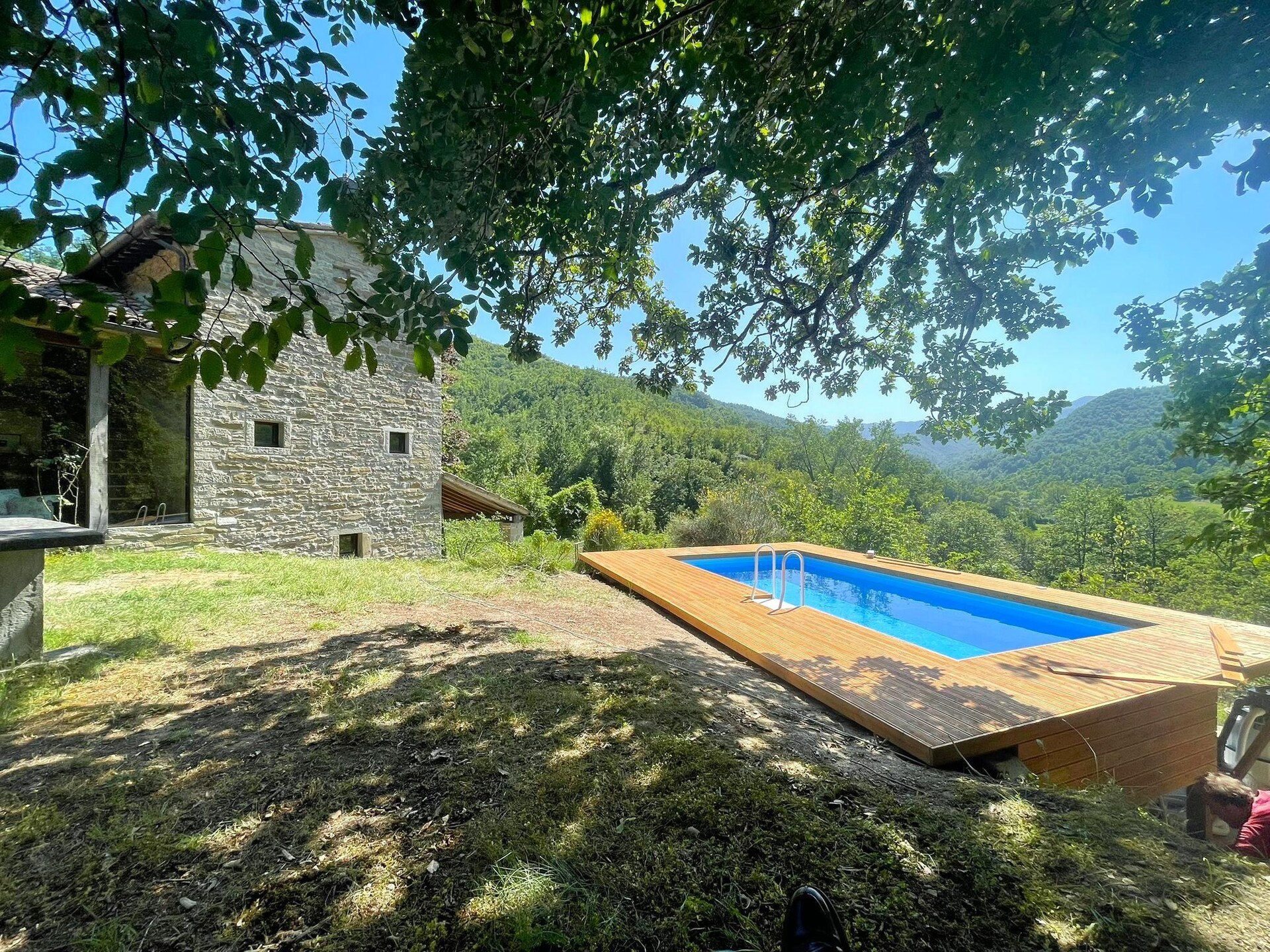 Villa Isabella: Stenen rust aan de rivier bij Borgo Pace - foto 1