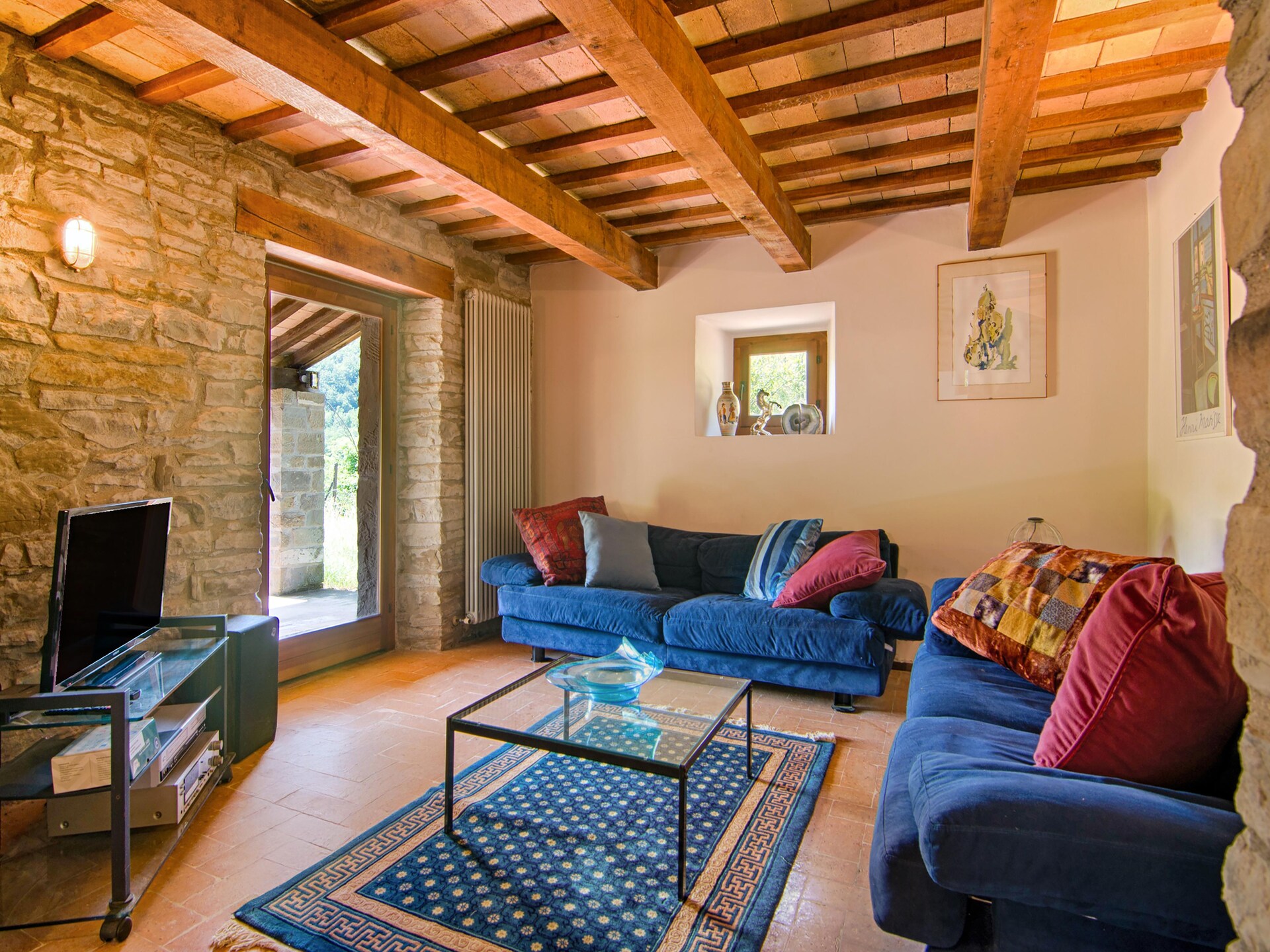 Villa Isabella: Stenen rust aan de rivier bij Borgo Pace - foto 2
