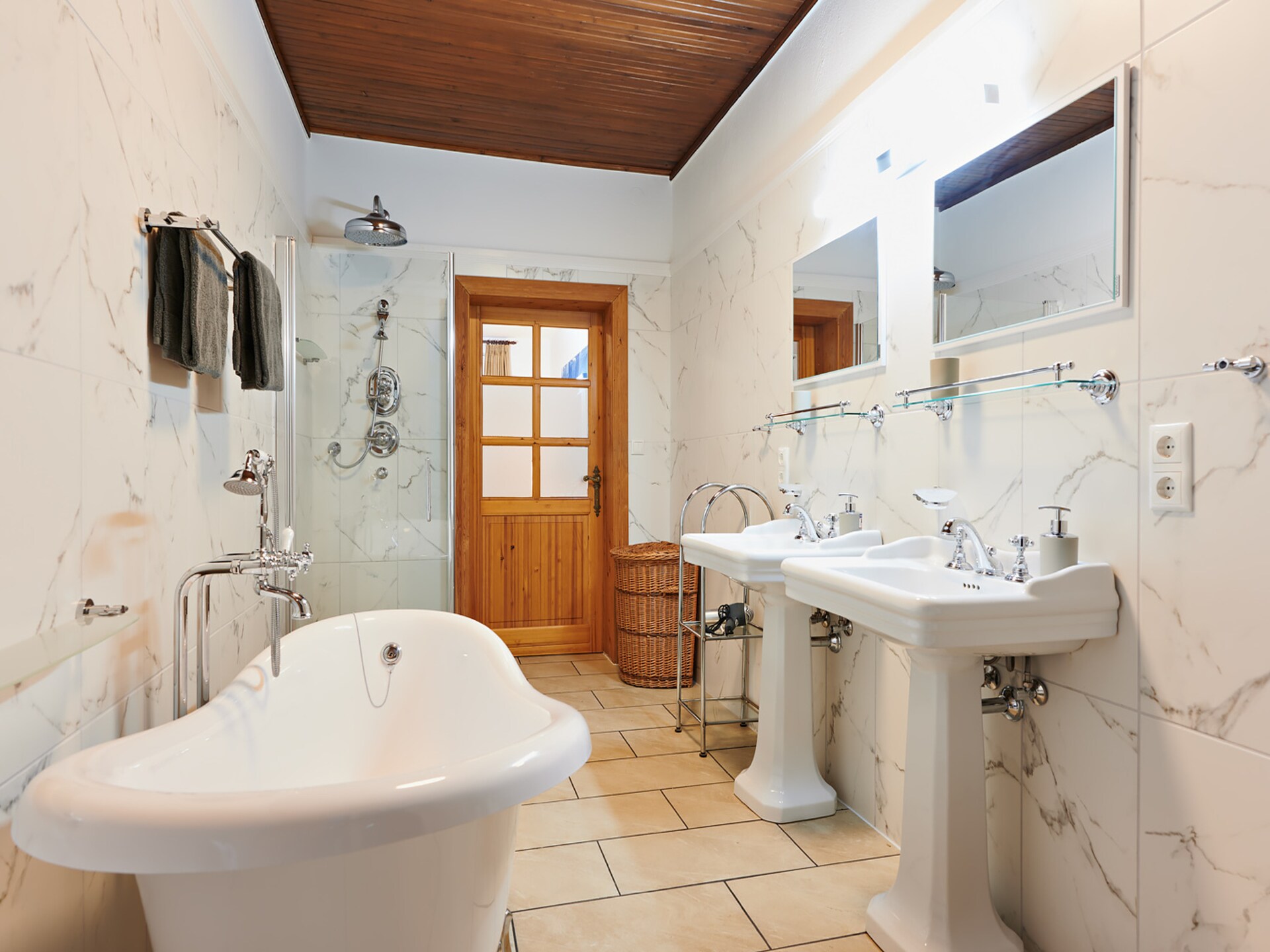 Luxe vakantiehuis met sauna bij Schwerin, vlakbij golfbaan en merengebied - foto 14