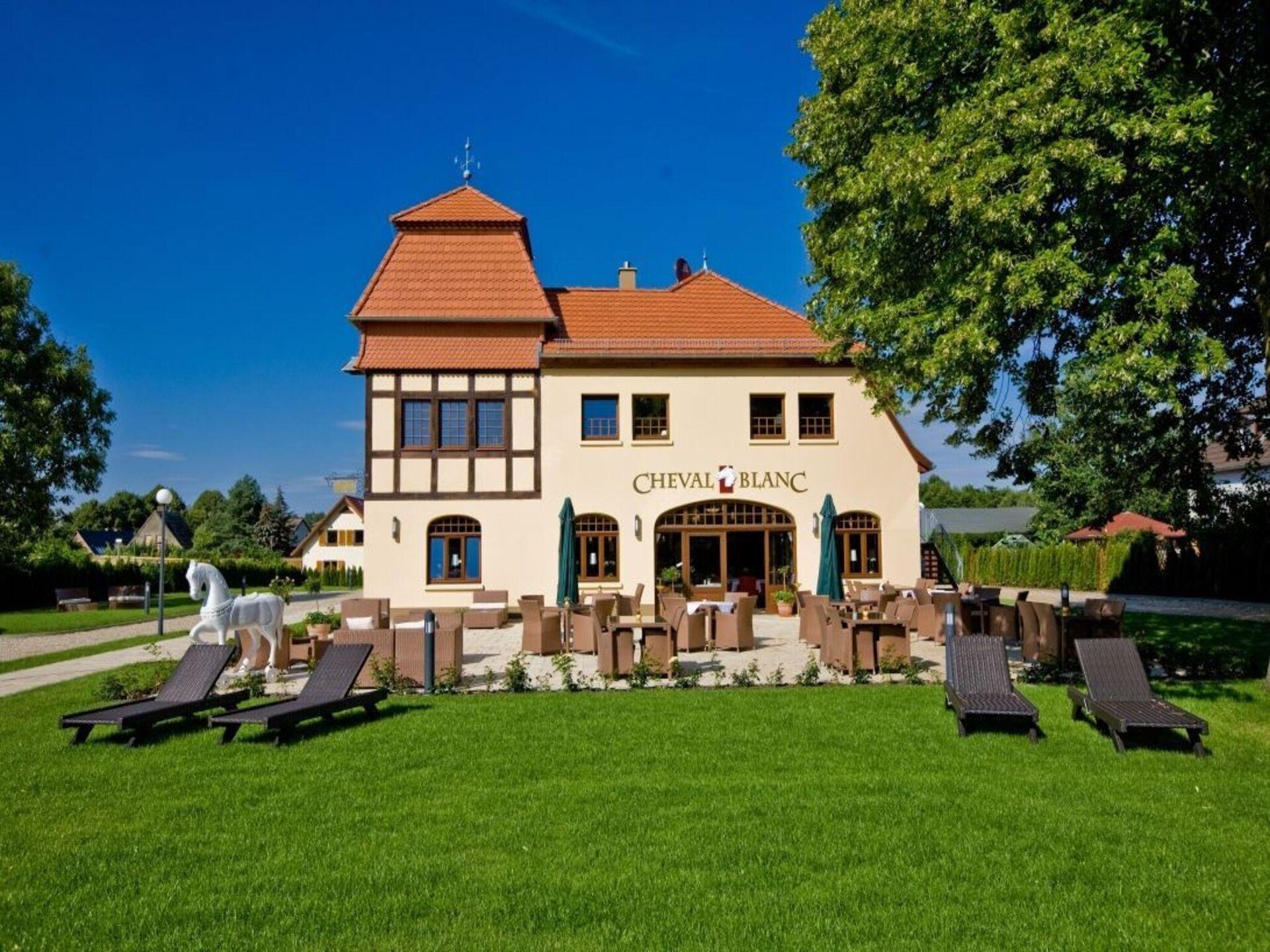 Luxe vakantiehuis met sauna bij Schwerin, vlakbij golfbaan en merengebied - foto 6
