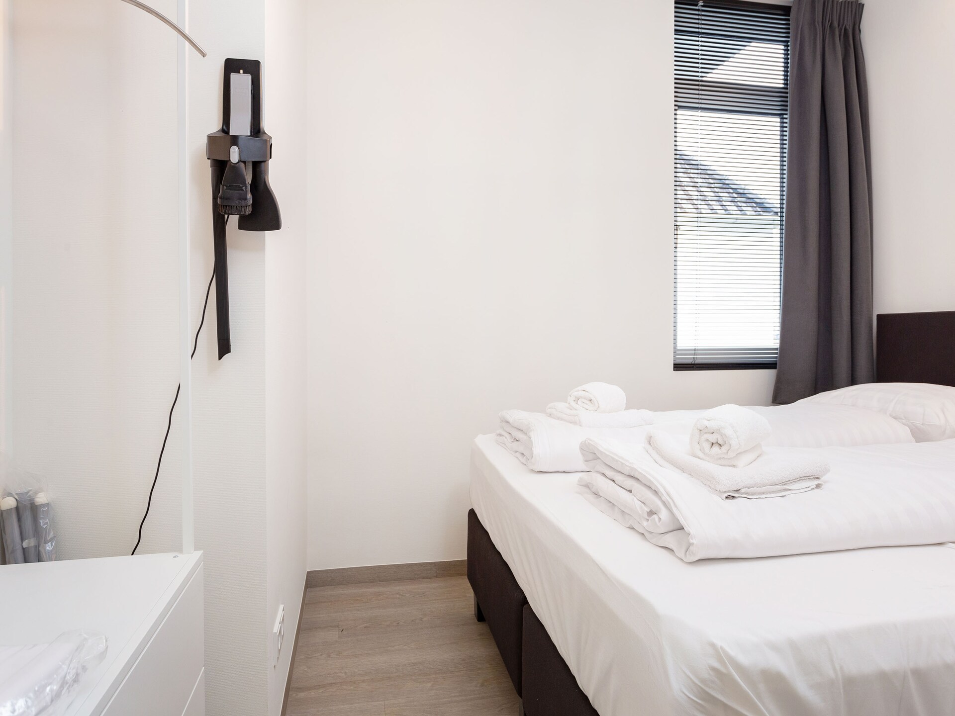 Modern appartement aan het Sneekermeer | Tuin & huisdier welkom - foto 12