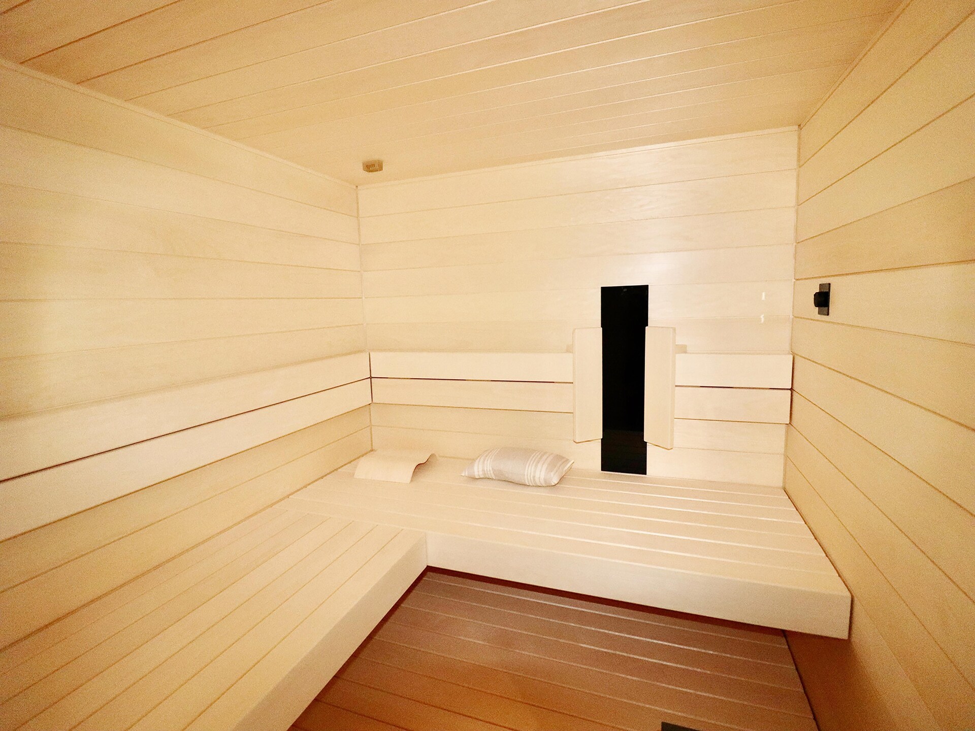 Luxe watervilla met sauna en aanlegsteiger in bosrijk Stavoren - foto 5