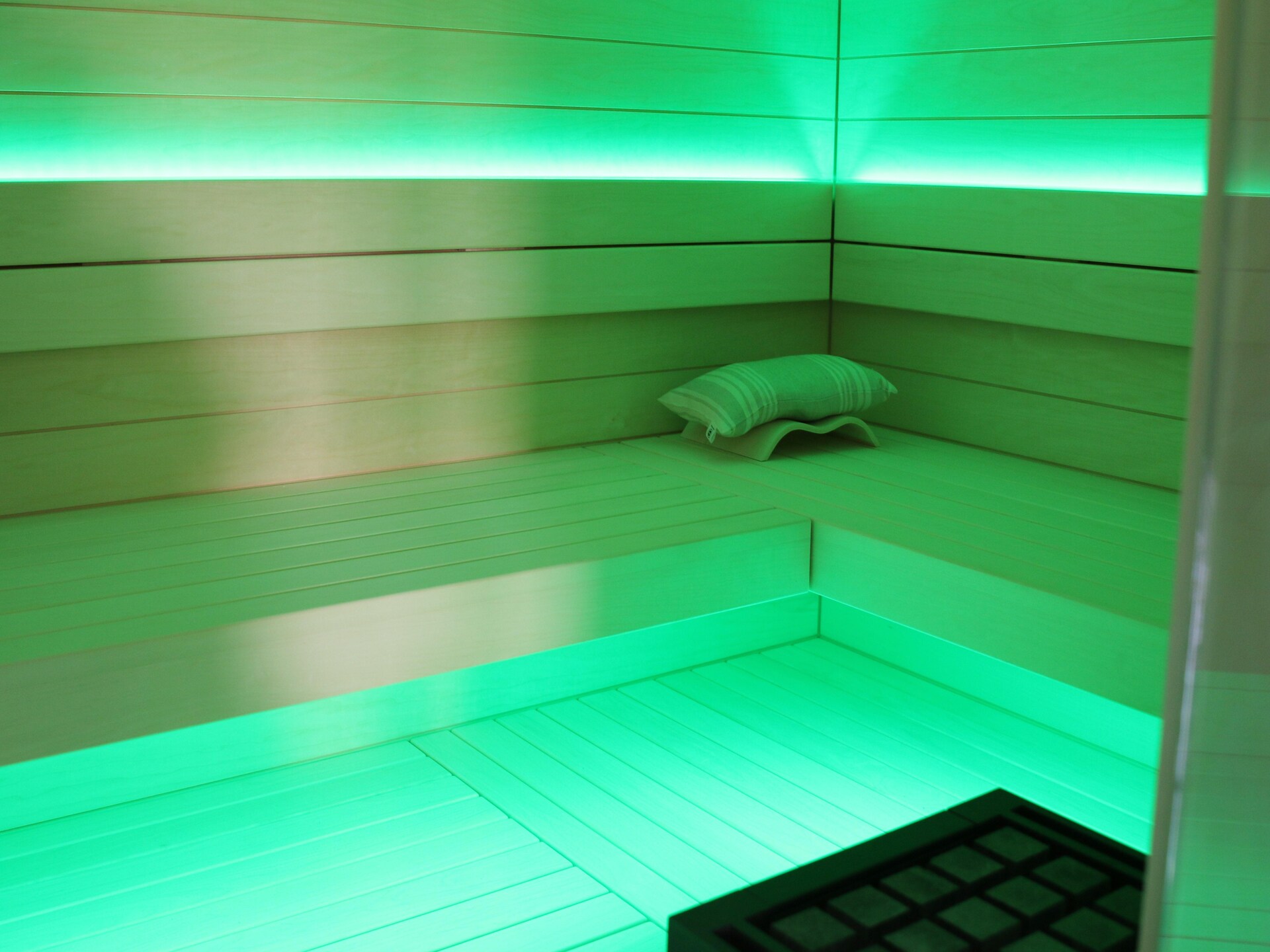 Luxe watervilla met sauna en aanlegsteiger in bosrijk Stavoren - foto 37