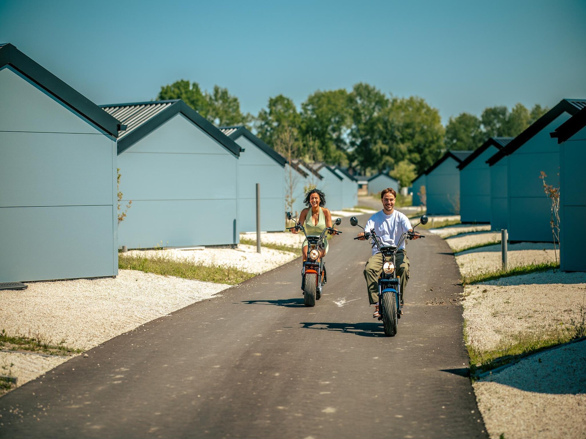 Licht chalet voor 6 personen aan de bosrand bij Kampen, 100m van het meer - foto 27