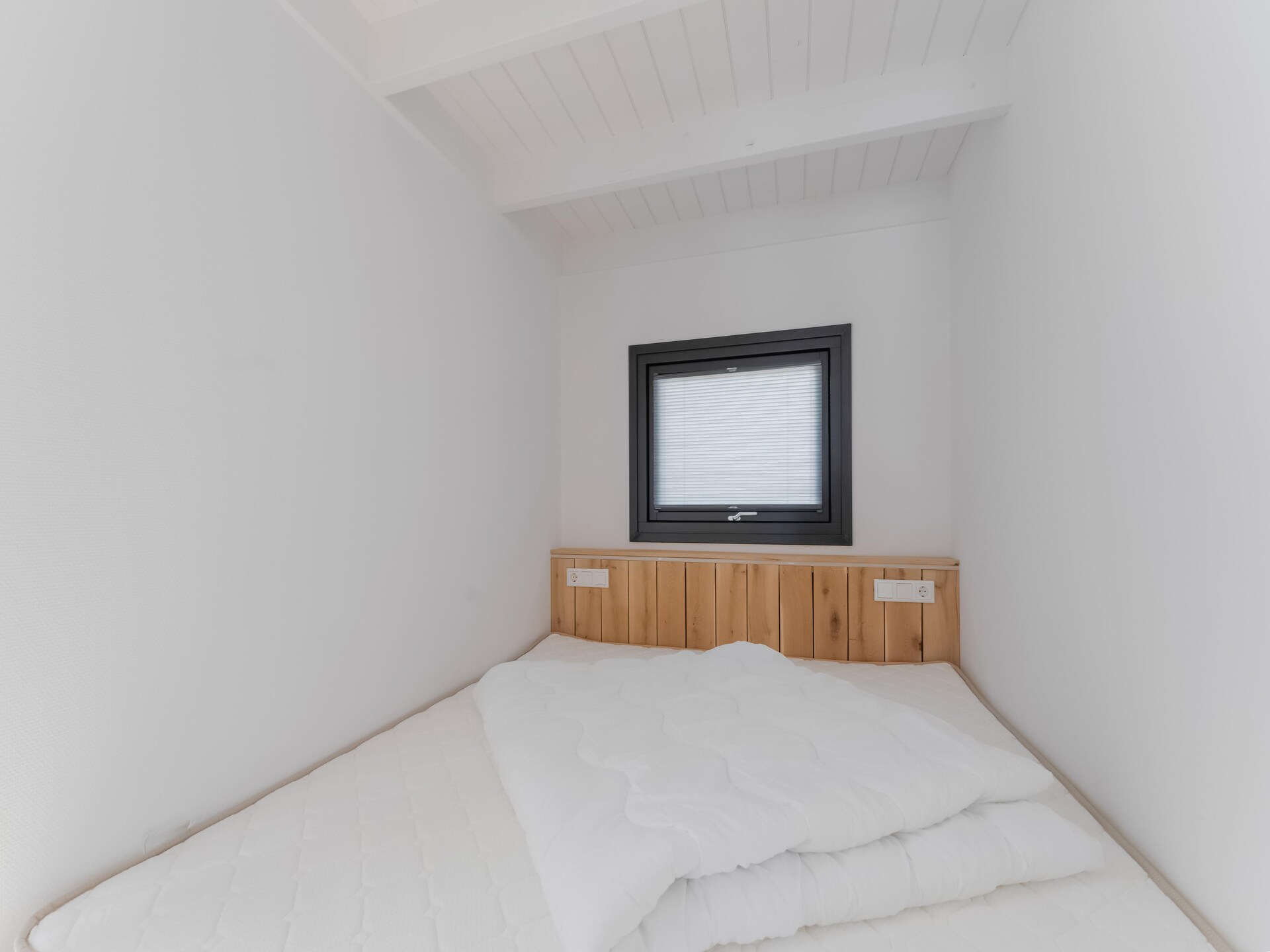 Luxe woonboot in historische vissershaven Stavoren aan het IJsselmeer - foto 28