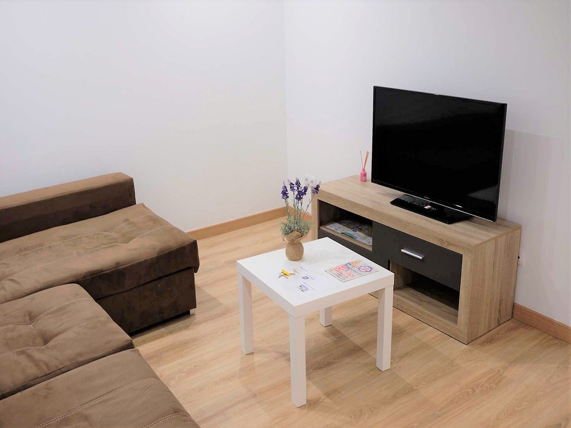 Stijlvol appartement in Ourense met panoramisch stadszicht - foto 3