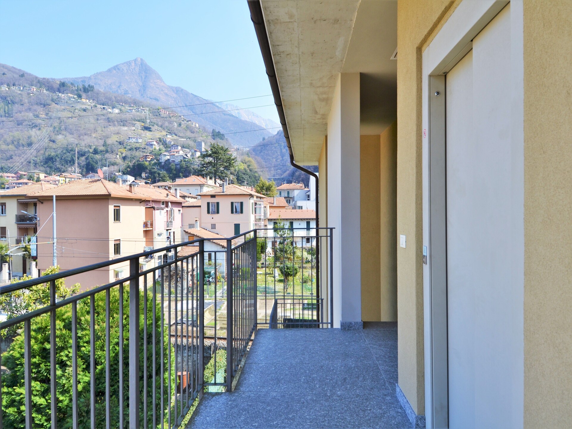 Knus appartement aan het Comomeer met balkon in Dervio - foto 7