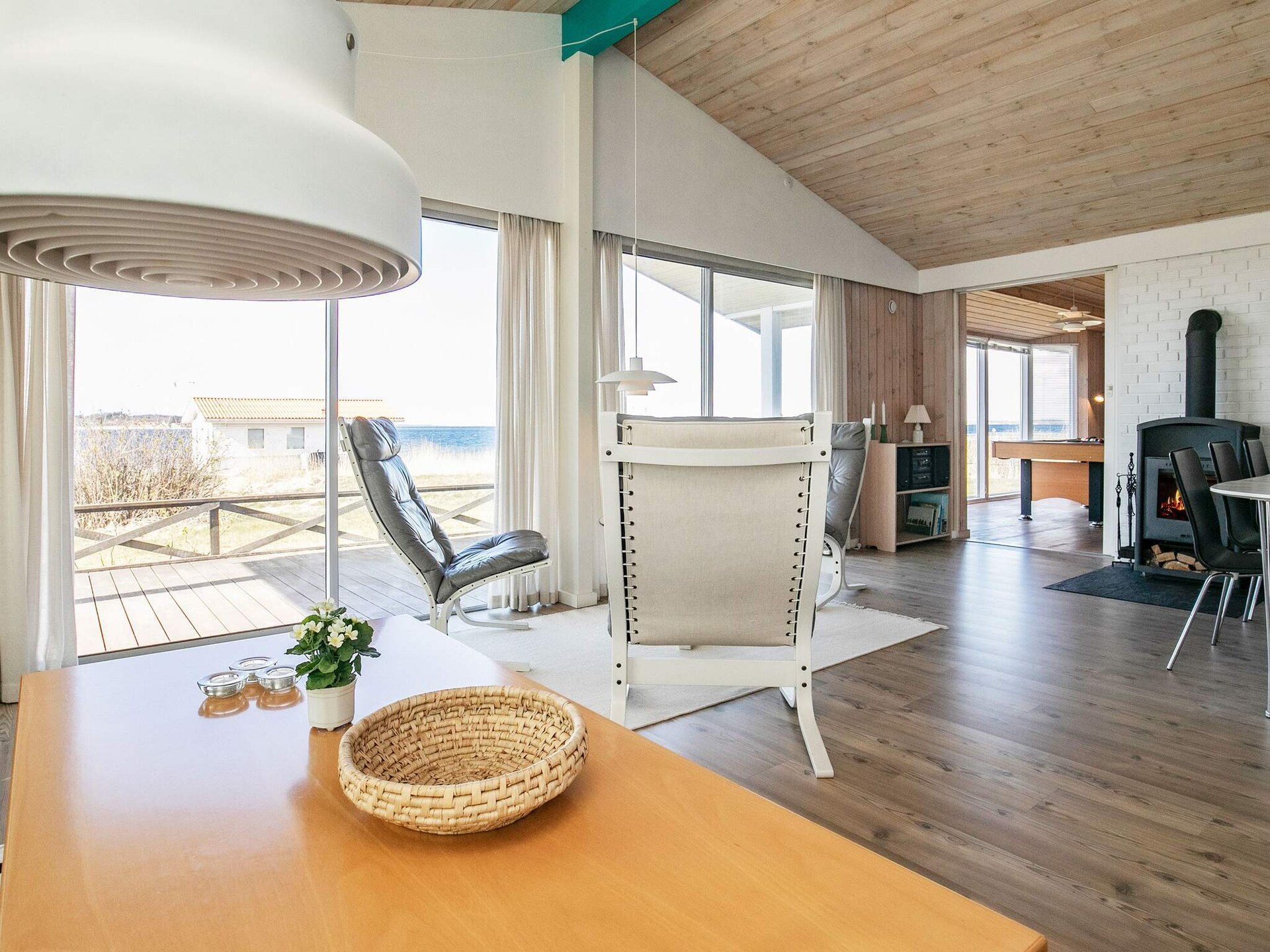 Licht vakantiehuis met panoramisch zeezicht op 30 meter van het strand in Farsø - foto 8