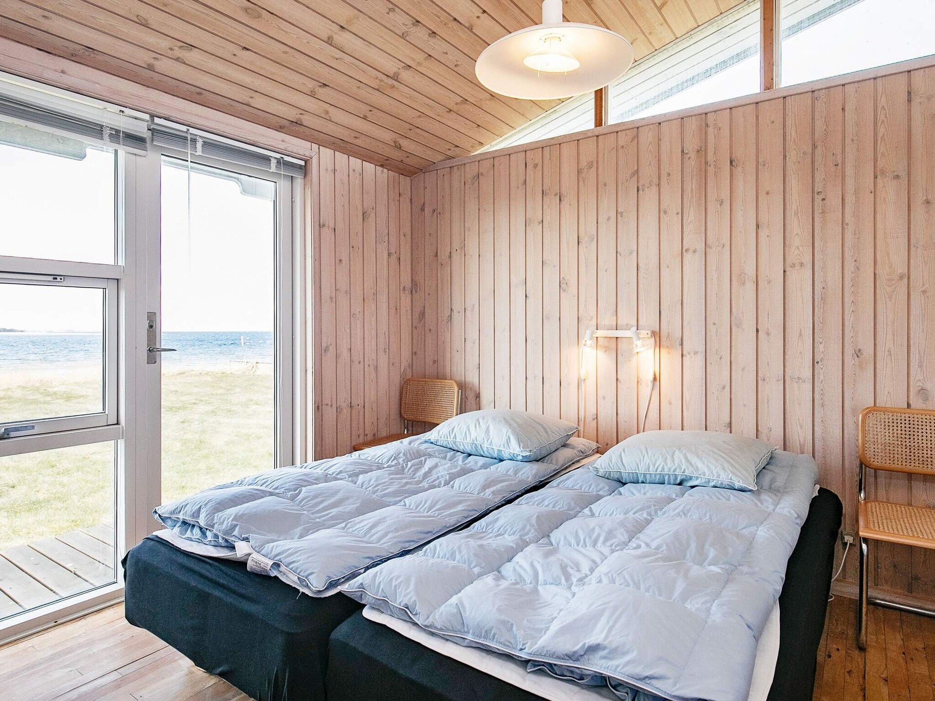 Licht vakantiehuis met panoramisch zeezicht op 30 meter van het strand in Farsø - foto 13