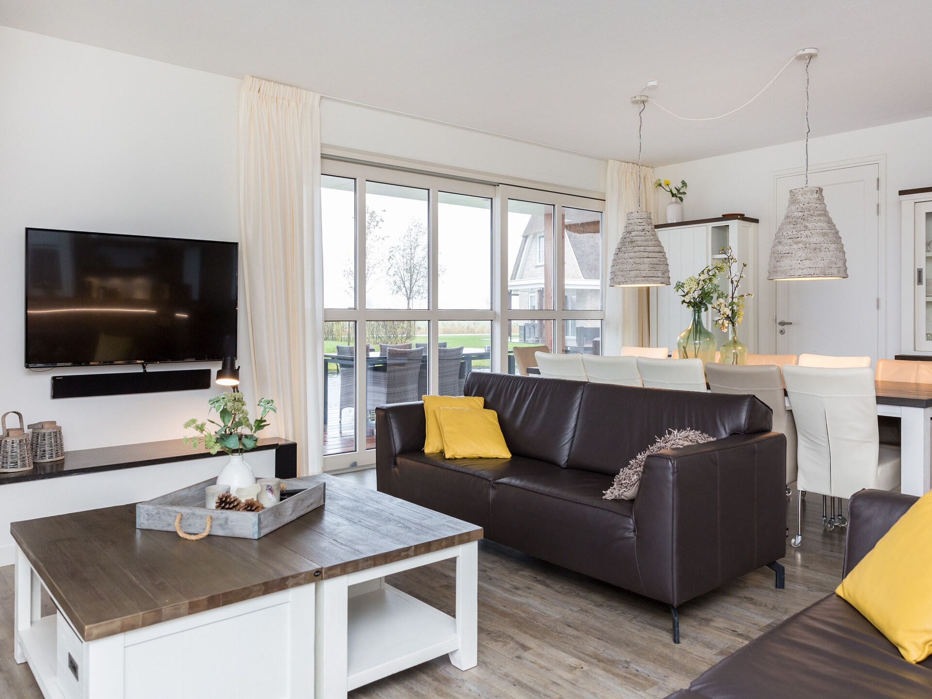 Rietgedekte wellnessvilla voor 12 personen aan de Friese Meren - foto 16