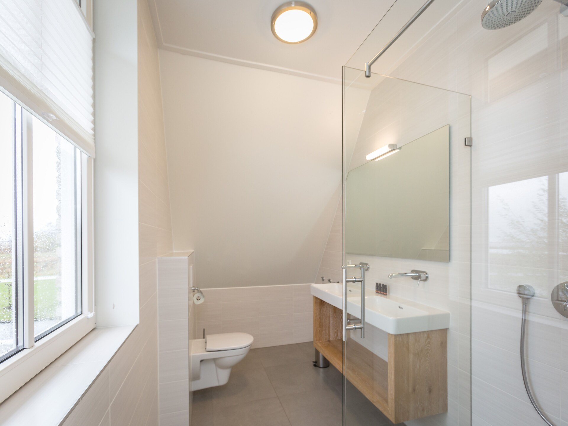 Rietgedekte wellnessvilla voor 12 personen aan de Friese Meren - foto 29
