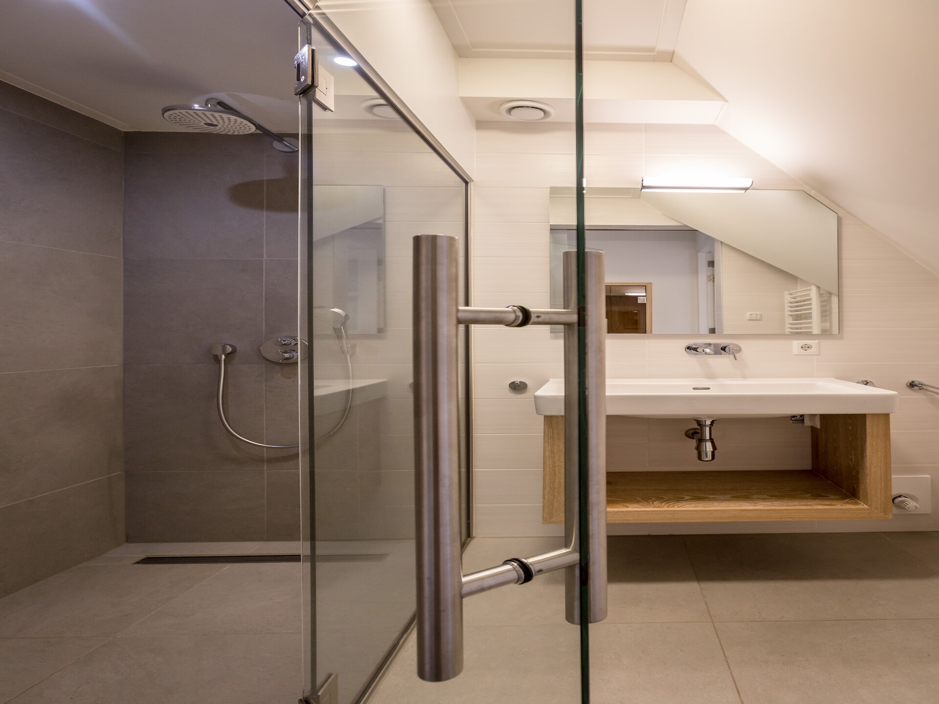 Rietgedekte wellnessvilla voor 12 personen aan de Friese Meren - foto 31