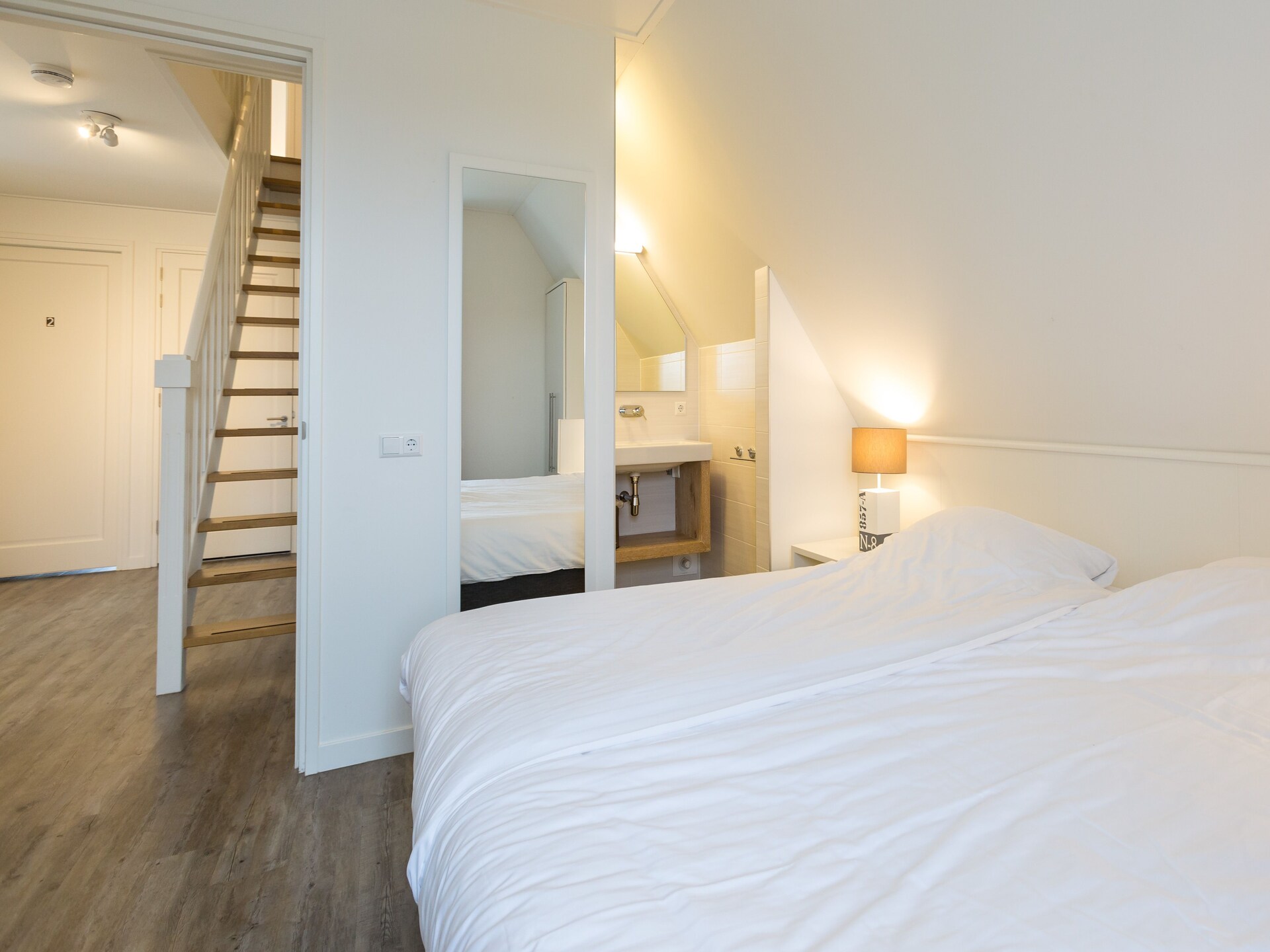 Rietgedekte wellnessvilla voor 12 personen aan de Friese Meren - foto 25