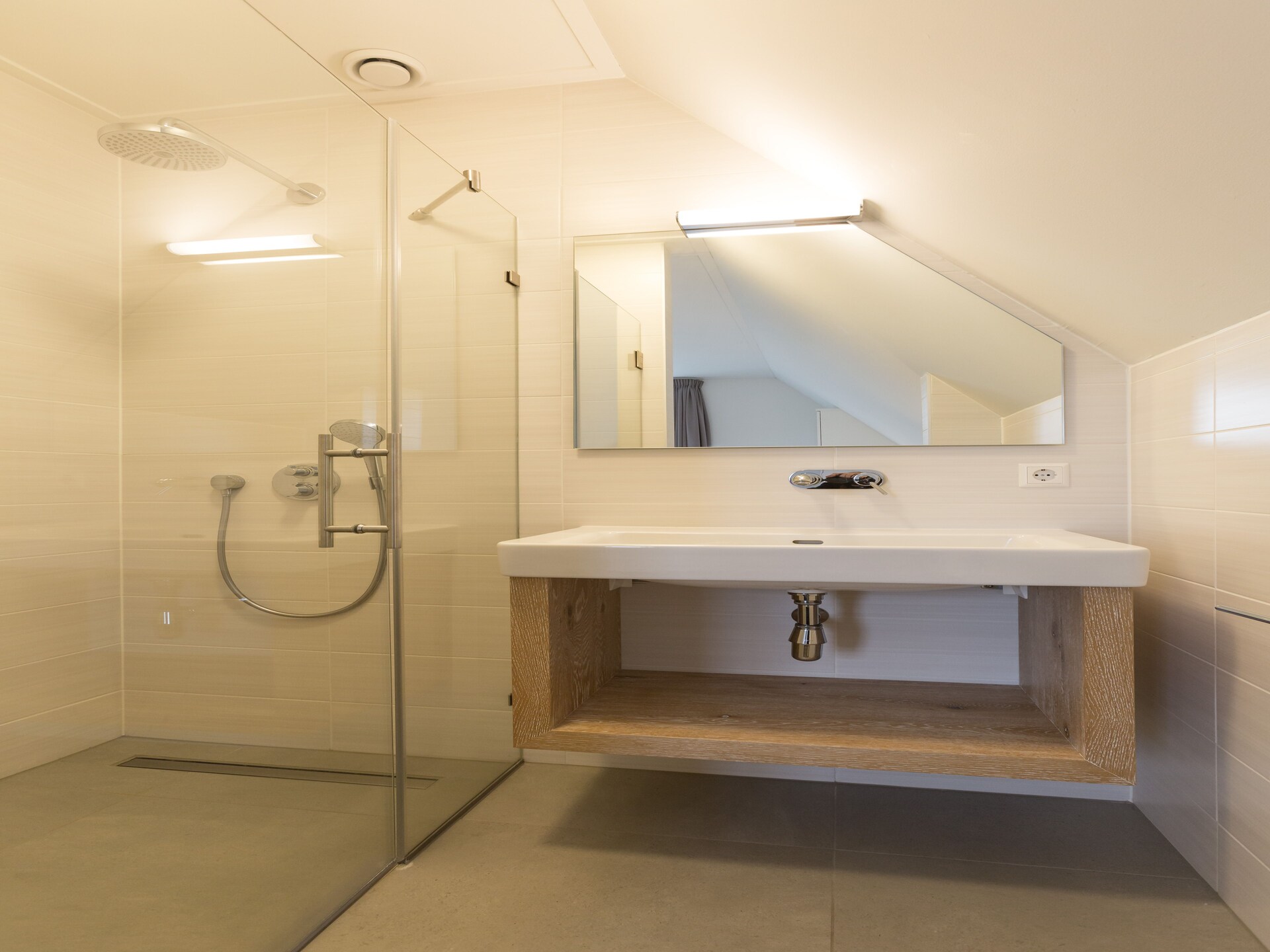 Rietgedekte wellnessvilla voor 12 personen aan de Friese Meren - foto 32