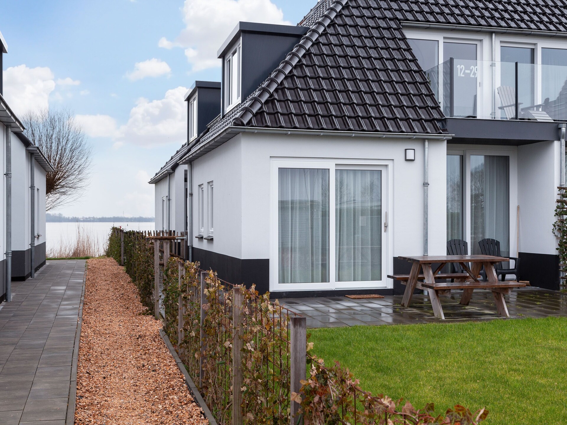 Modern appartement aan het Sneekermeer met oostelijk balkon - foto 6
