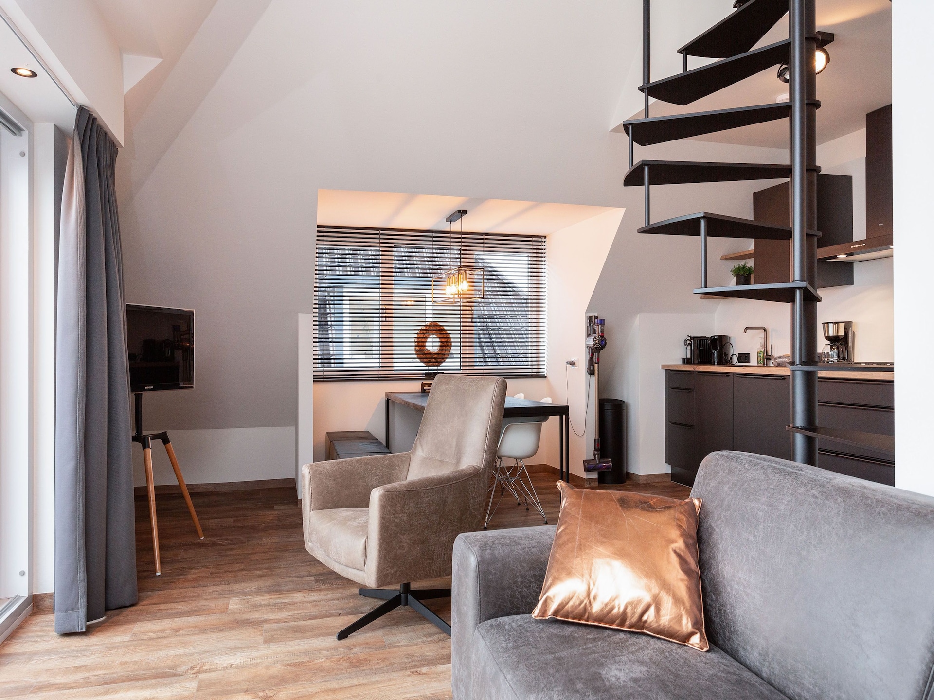 Modern appartement aan het Sneekermeer met oostelijk balkon - foto 11
