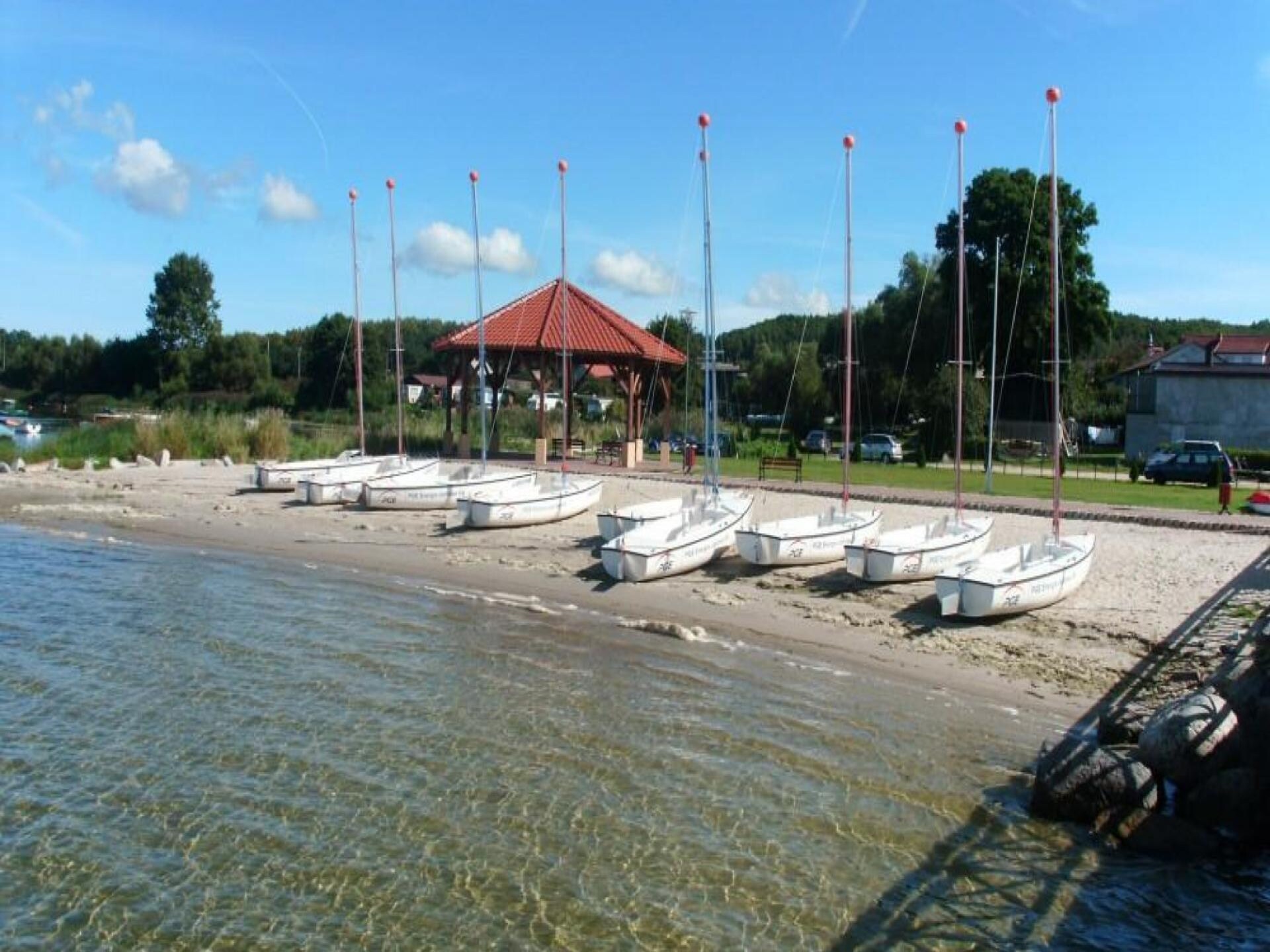 Comfortabel vakantiehuis direct aan het Żarnowieckie meer met privéstrand - foto 26