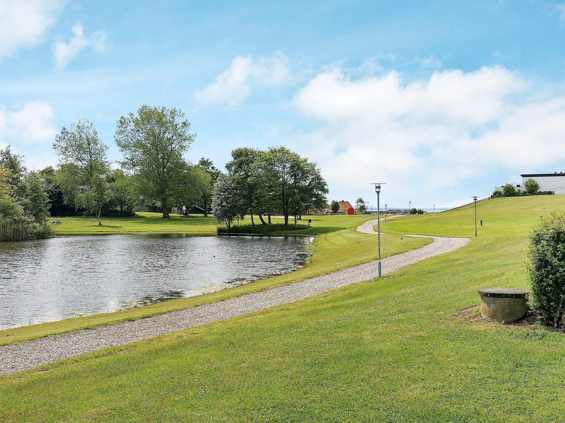 Golfvakantiehuis bij strand en forellenmeer in Tranekær - foto 13