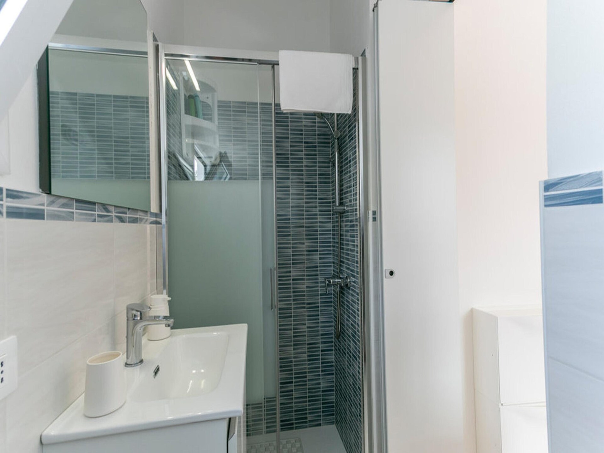 Ruim appartement met privétuin en veranda vlakbij Reitani - foto 17