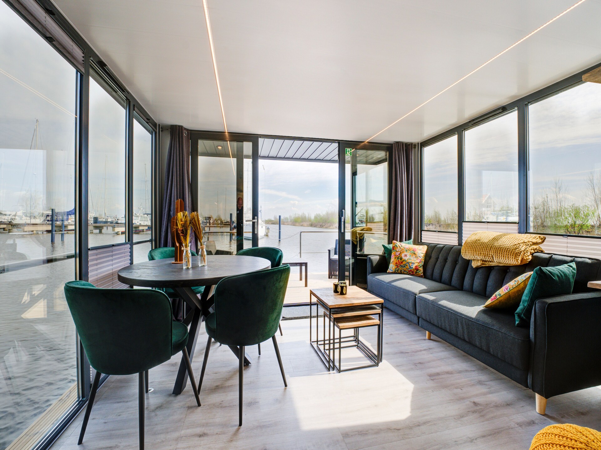 La Belle Vie: unieke woonboot in de haven van Volendam - foto 10