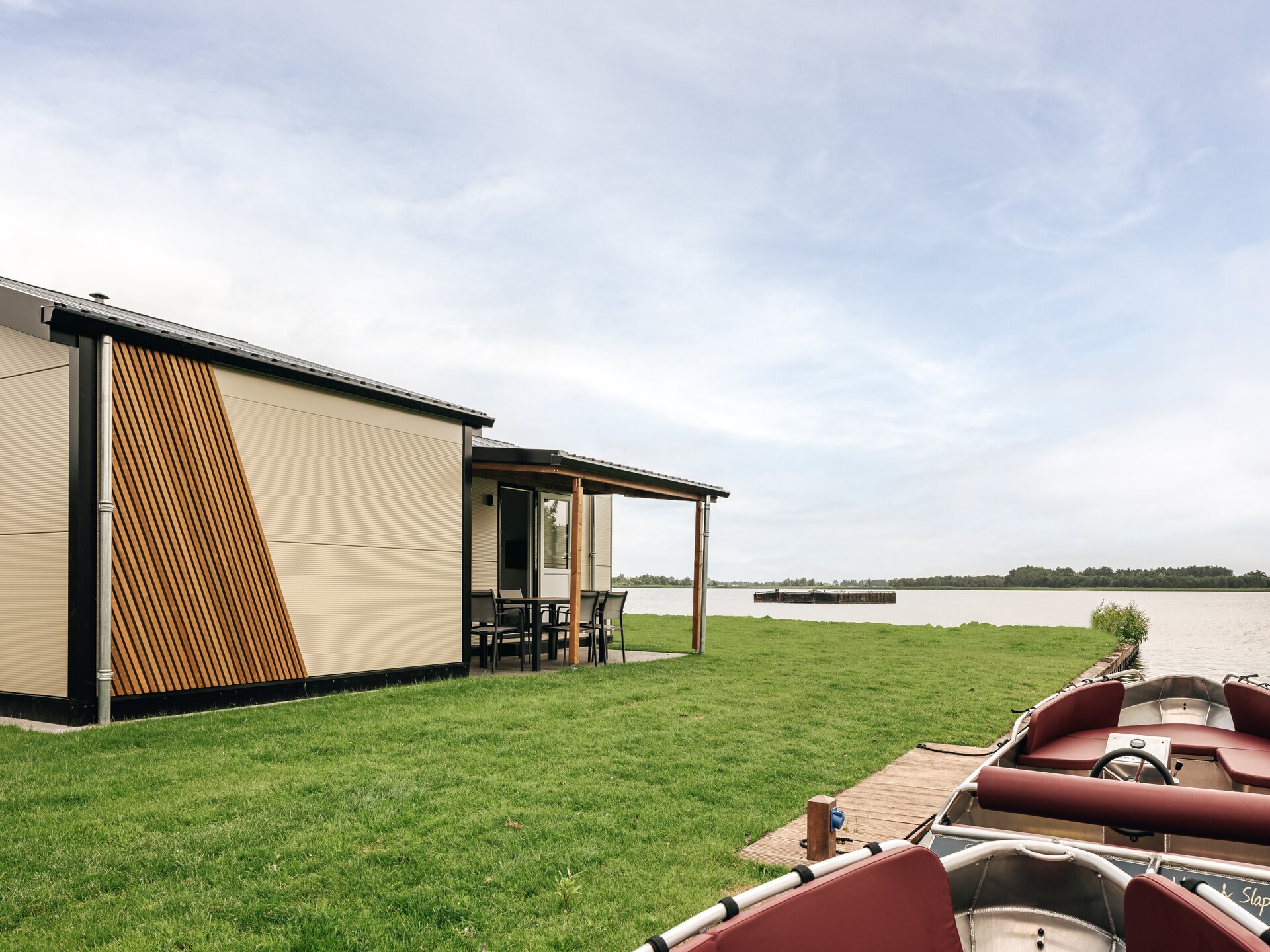 Vrijstaand waterchalet met elektrische sloep in autovrij Giethoorn - foto 13