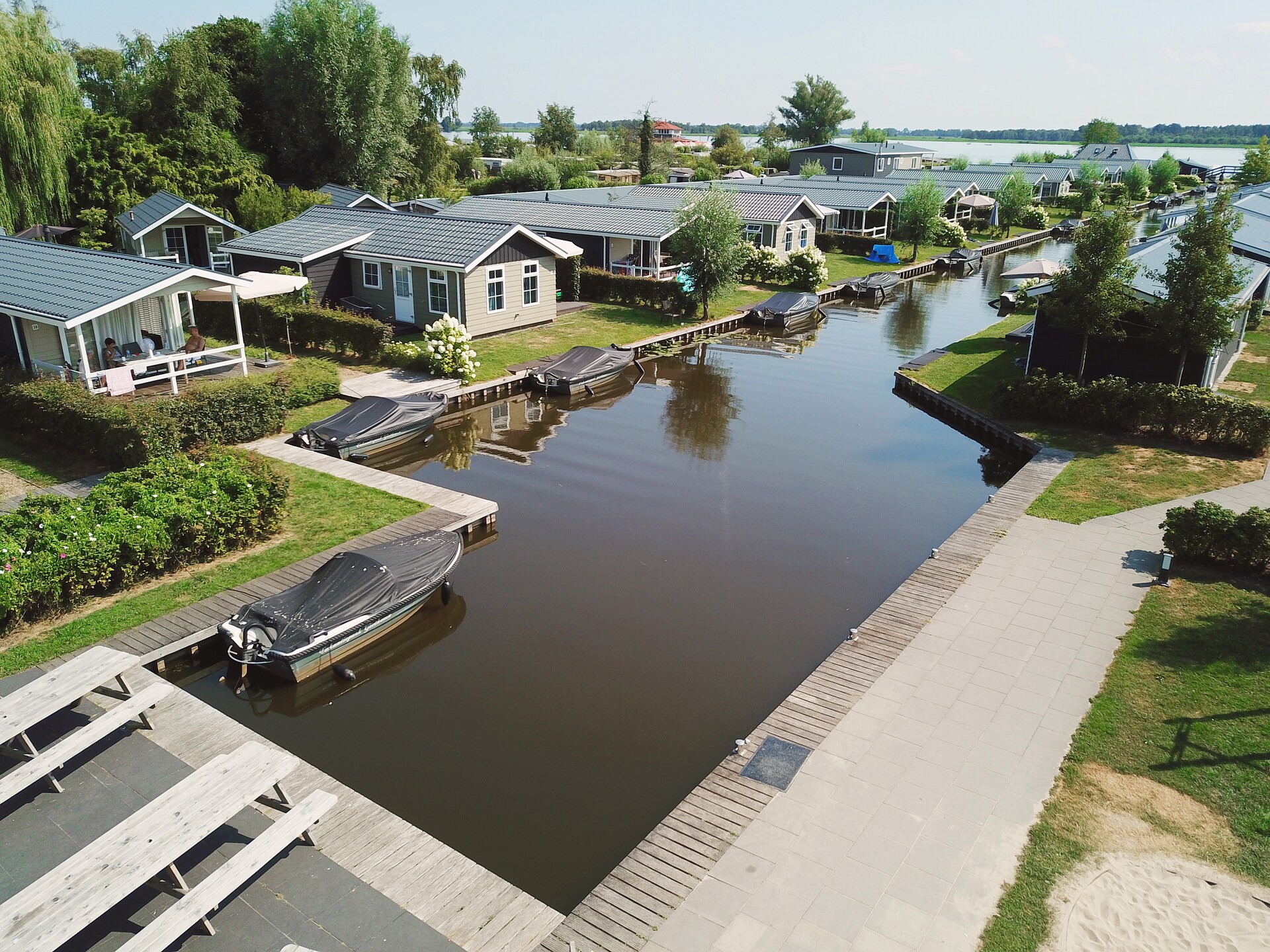 Vrijstaand waterchalet met elektrische sloep in autovrij Giethoorn - foto 15