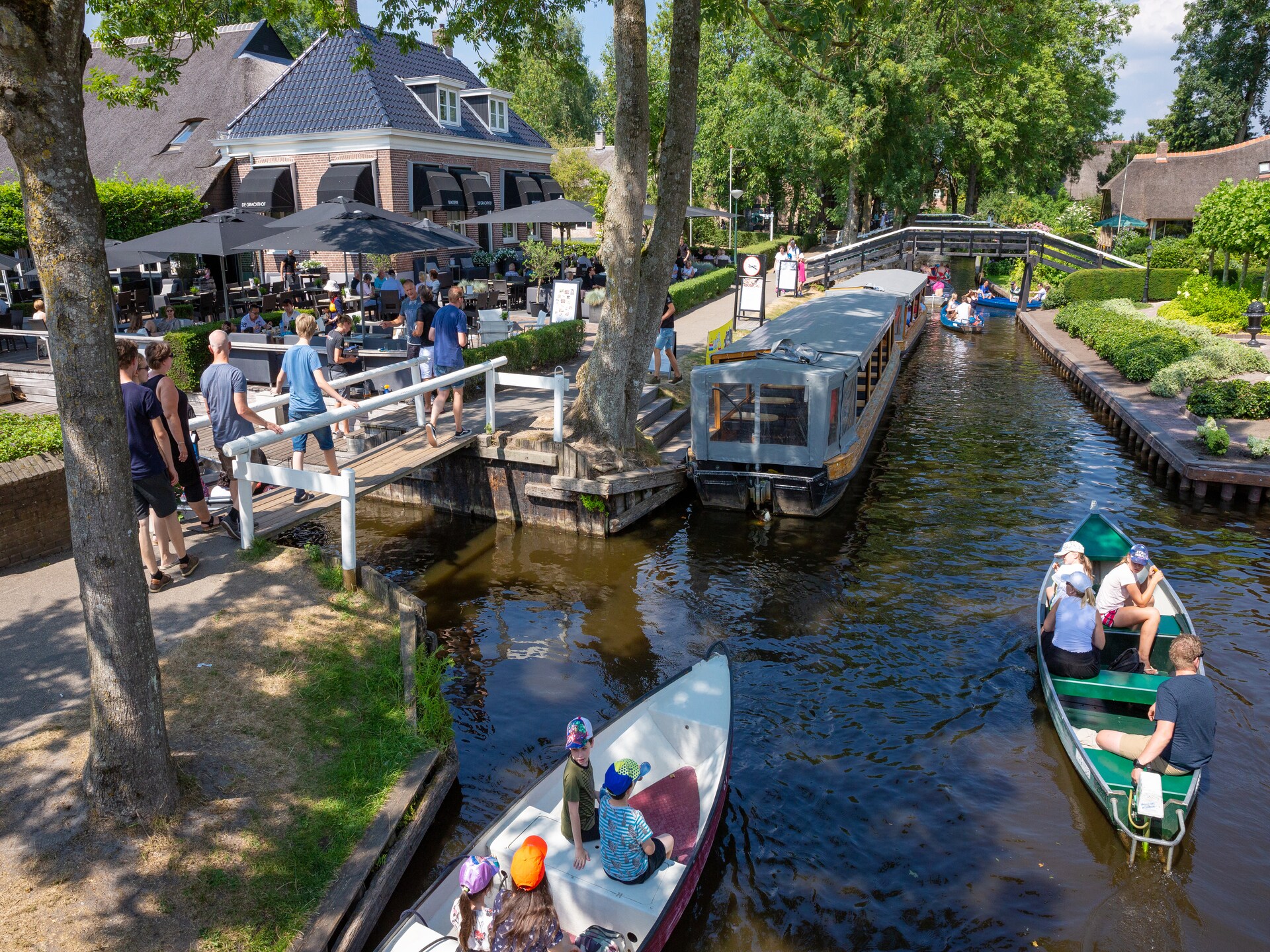 Vrijstaand waterchalet met eigen sloep in autovrij Giethoorn - foto 30