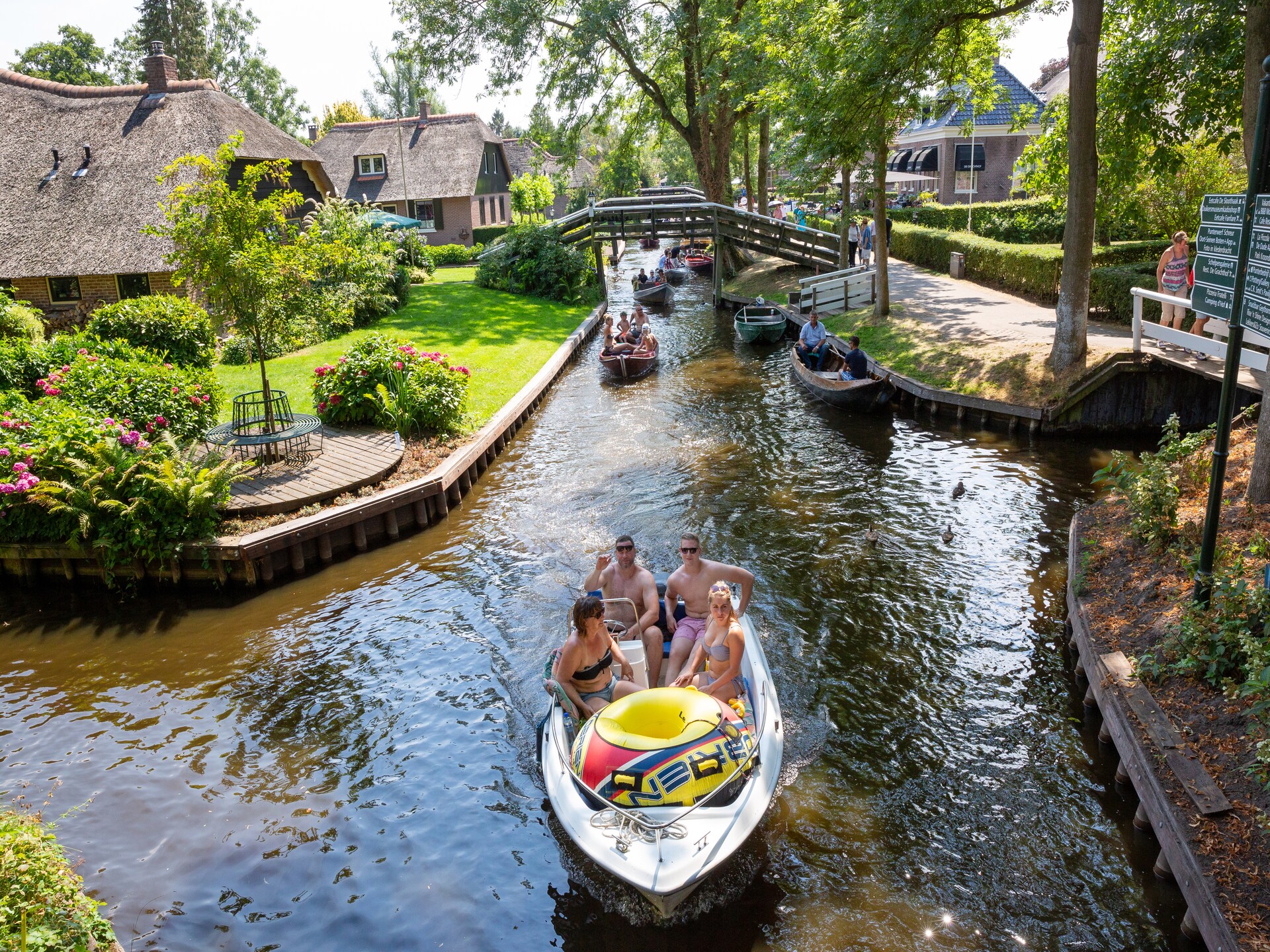 Vrijstaand waterchalet met eigen sloep in autovrij Giethoorn - foto 34