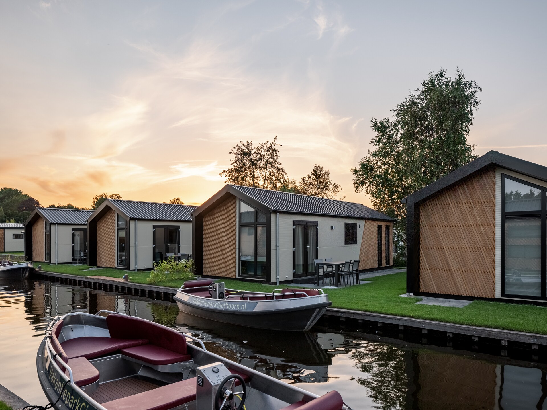 Luxe waterchalet voor 12 personen met privésloep in hartje Giethoorn - foto 20