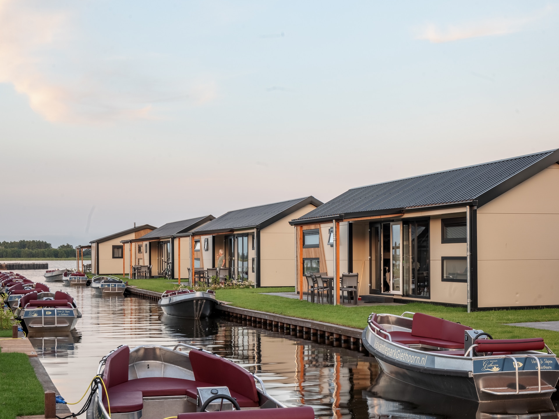 Luxe waterchalet voor 12 personen met privésloep in hartje Giethoorn - foto 18
