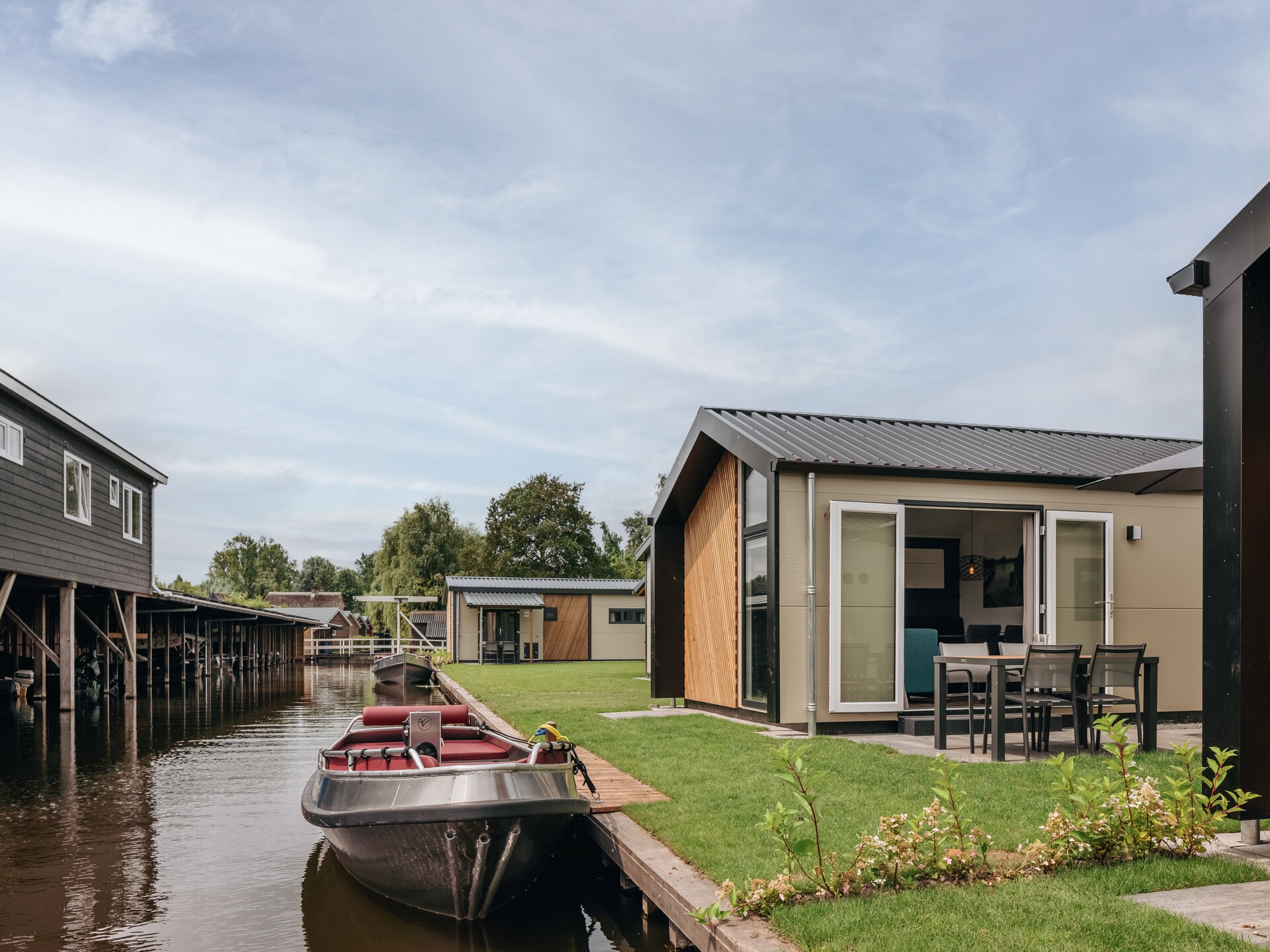 Luxe waterchalet voor 12 personen met privésloep in hartje Giethoorn - foto 23