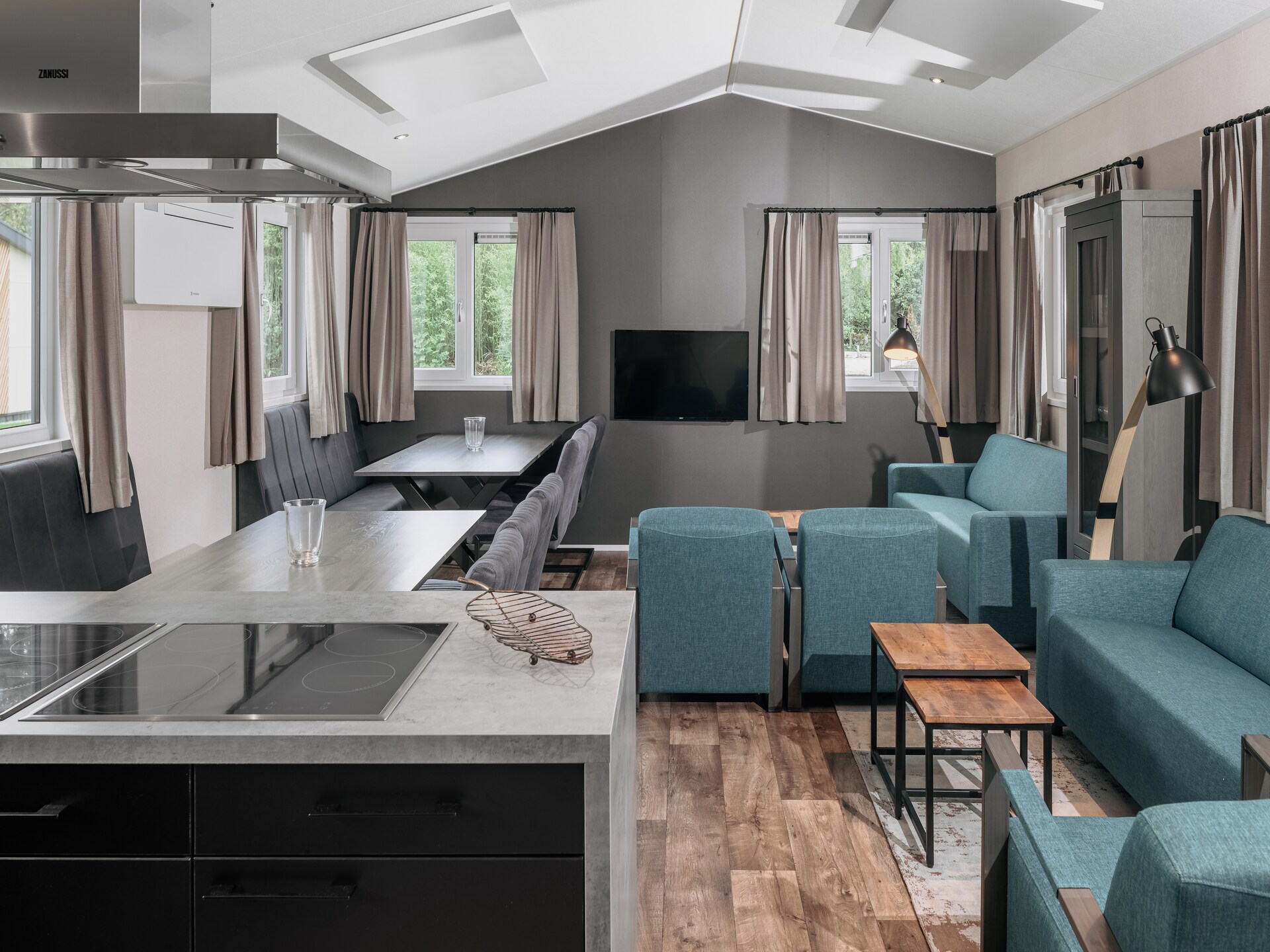 Luxe waterchalet voor 12 personen met privésloep in hartje Giethoorn - foto 2