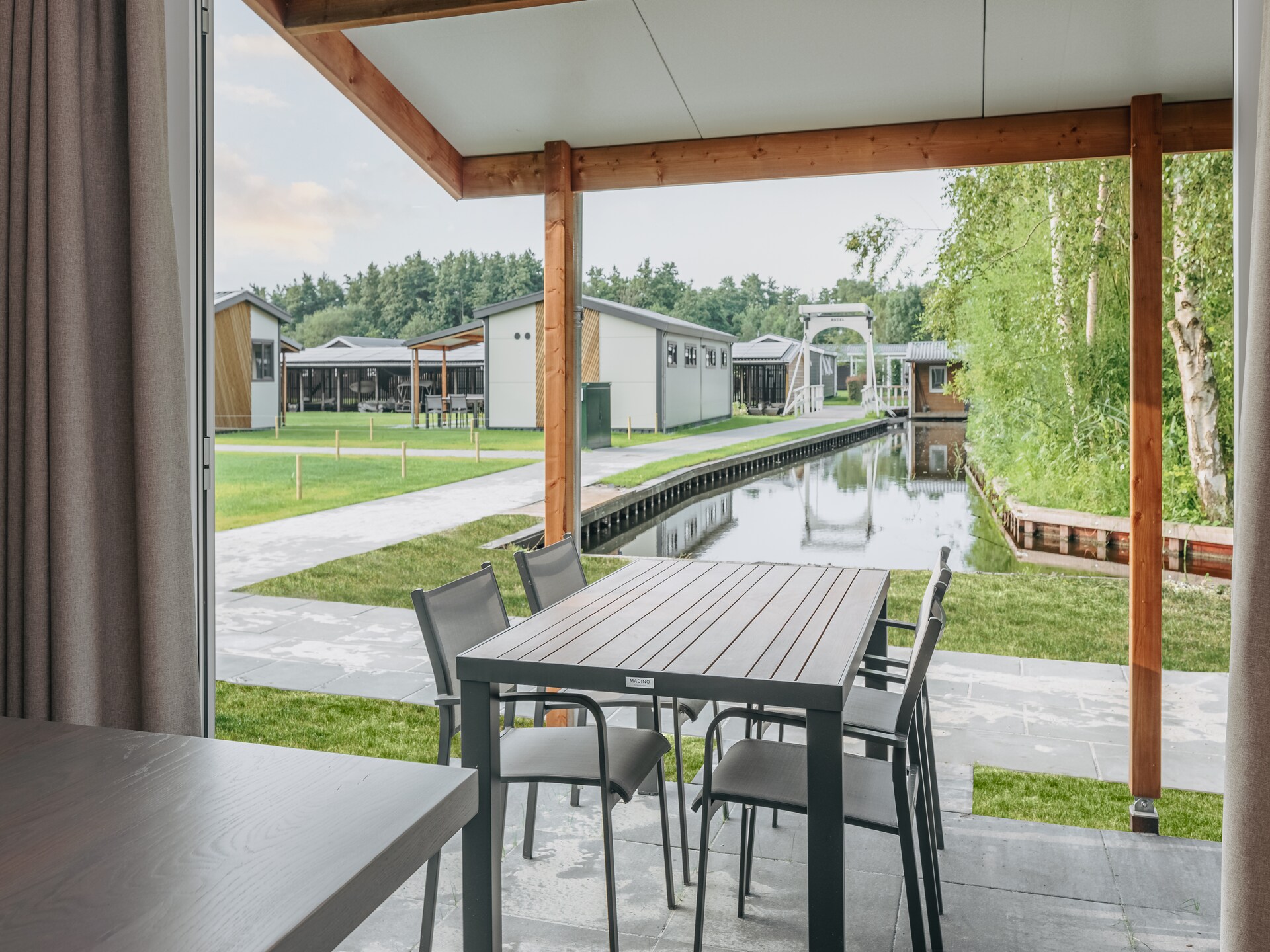 Luxe waterchalet voor 12 personen met privésloep in hartje Giethoorn - foto 6