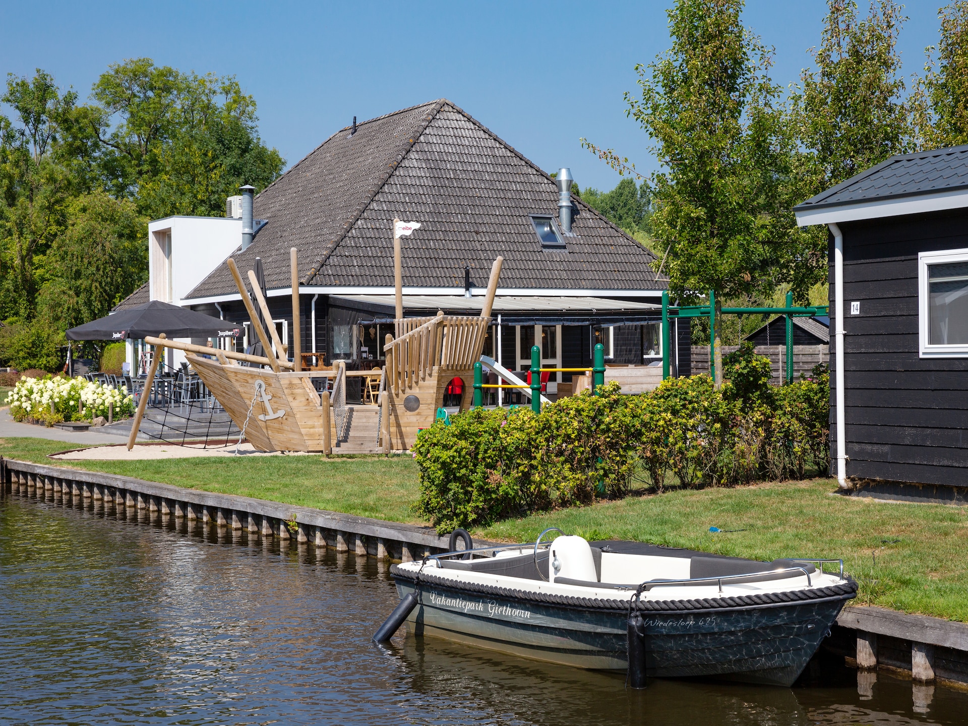 Vrijstaand chalet met eigen sloep in autovrij Giethoorn - foto 23