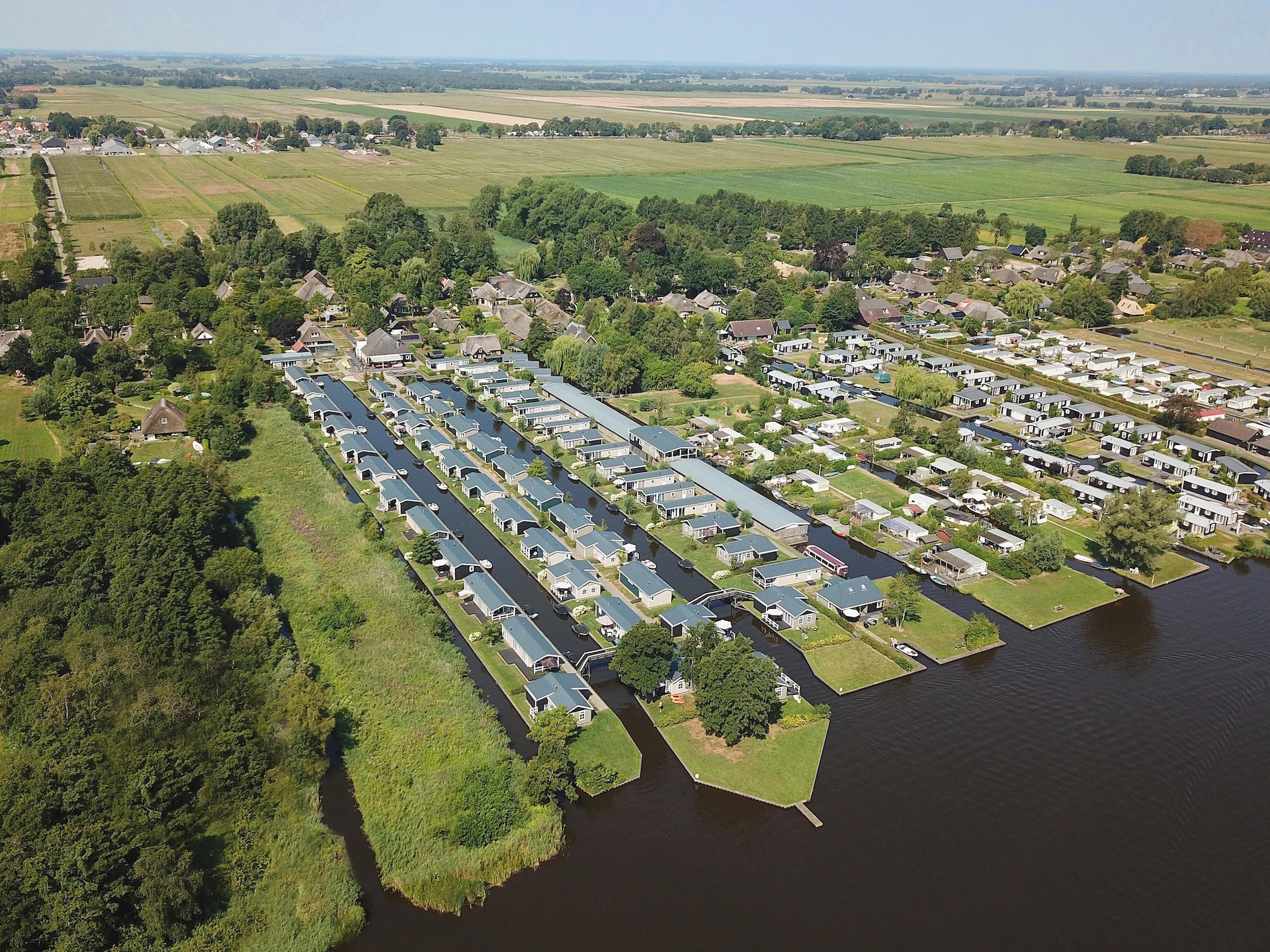 Vrijstaand chalet met eigen sloep in autovrij Giethoorn - foto 26