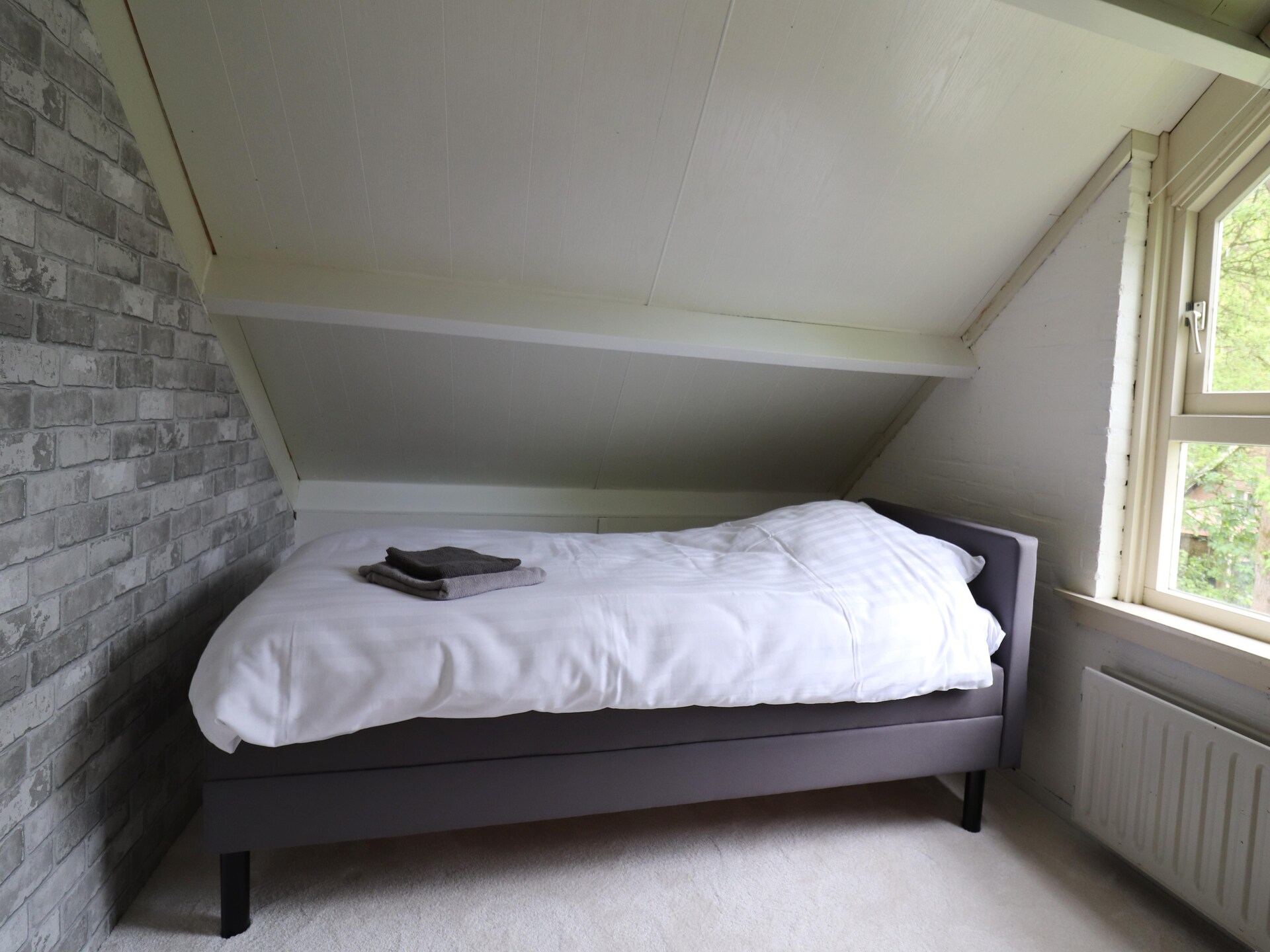 Boshuisje De Koolmees: knus vakantiehuis met houtkachel aan bosrand - foto 13