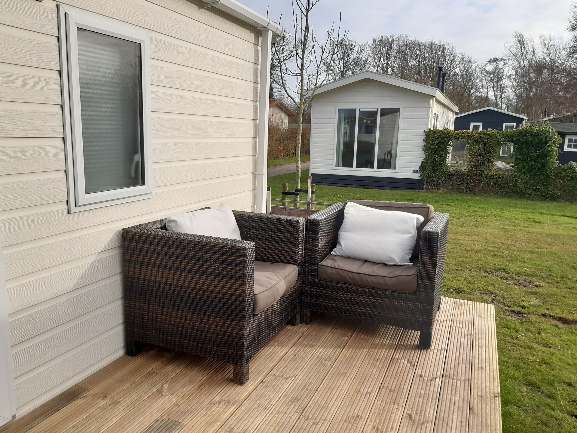 Wiringher Chalet 83: Vrijstaand chalet aan Waddenzee met hond, tuin en strand - foto 8