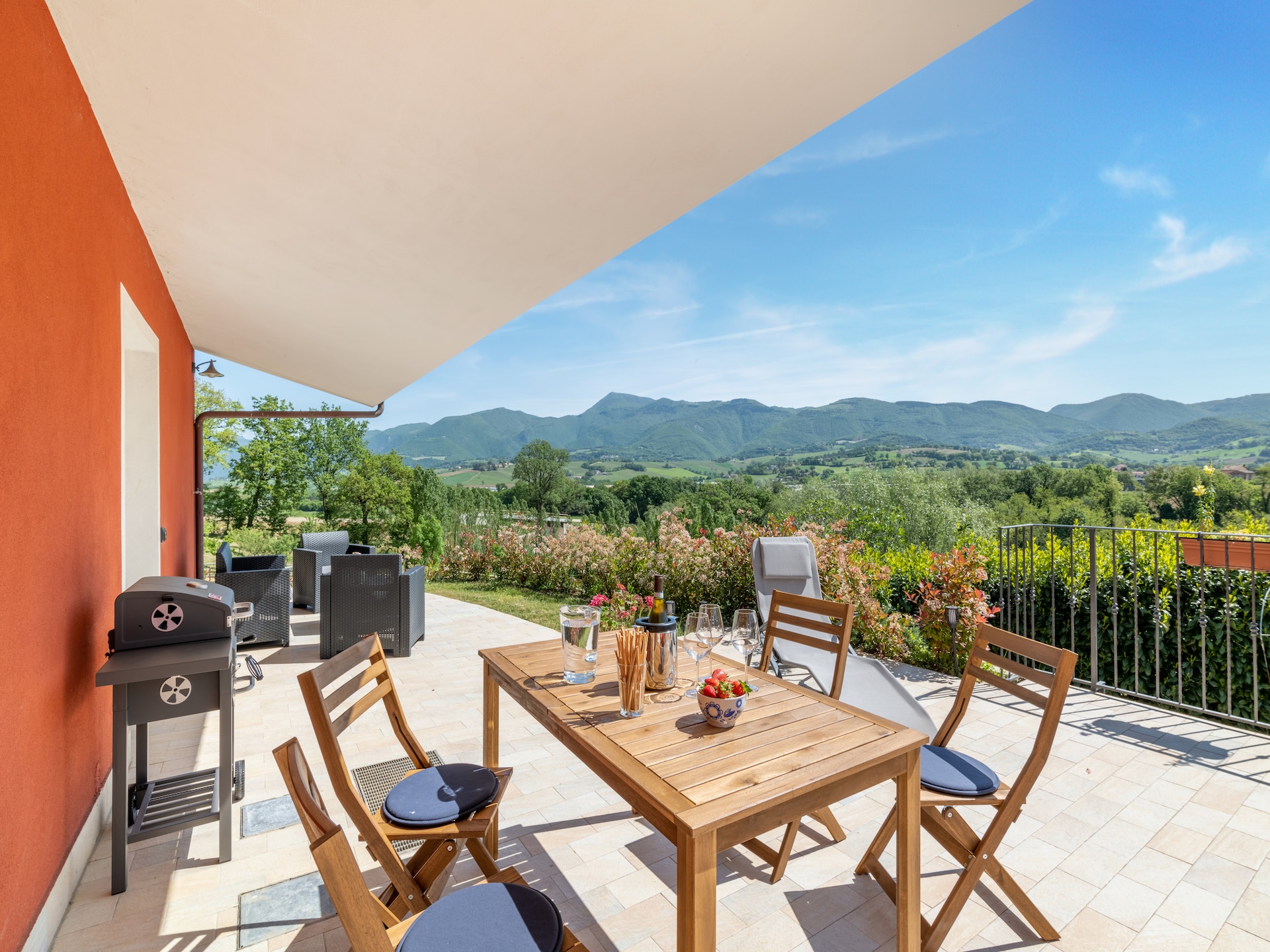 Ruim appartement op wijnboerderij met zwembad in Matelica, Le Marche - foto 1